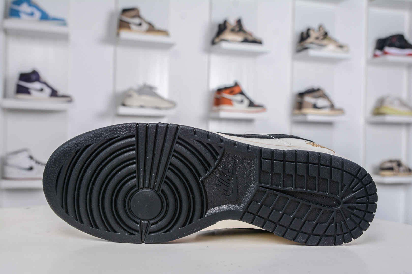 Nike SB Dunk Low X Stussy Collab Cream Black: Premium Comfort & Style 6 cmp i1758641326049 2788 0 4