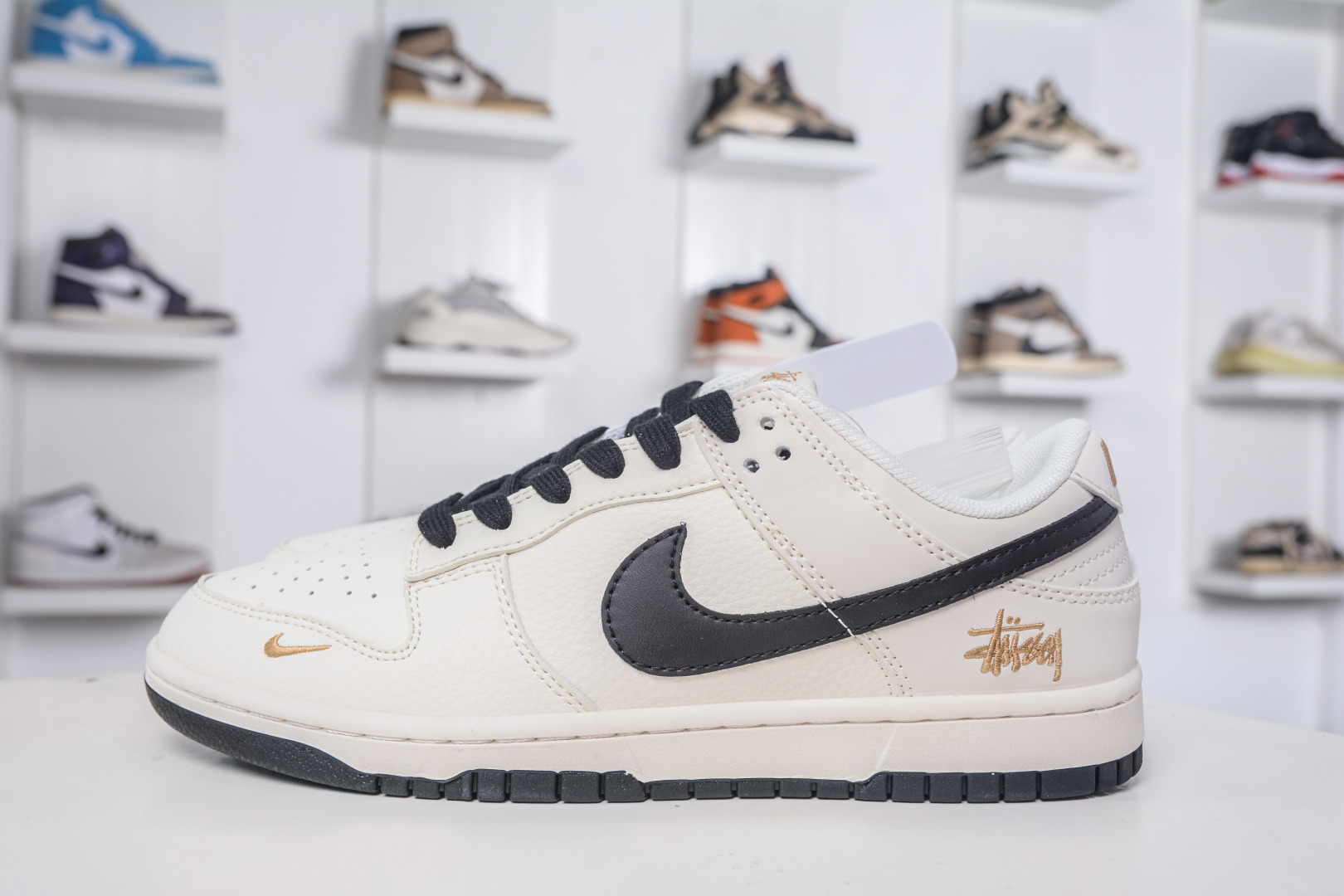 Nike SB Dunk Low X Stussy Collab Cream Black: Premium Comfort & Style 2 cmp i1758641327827 3815 0 0