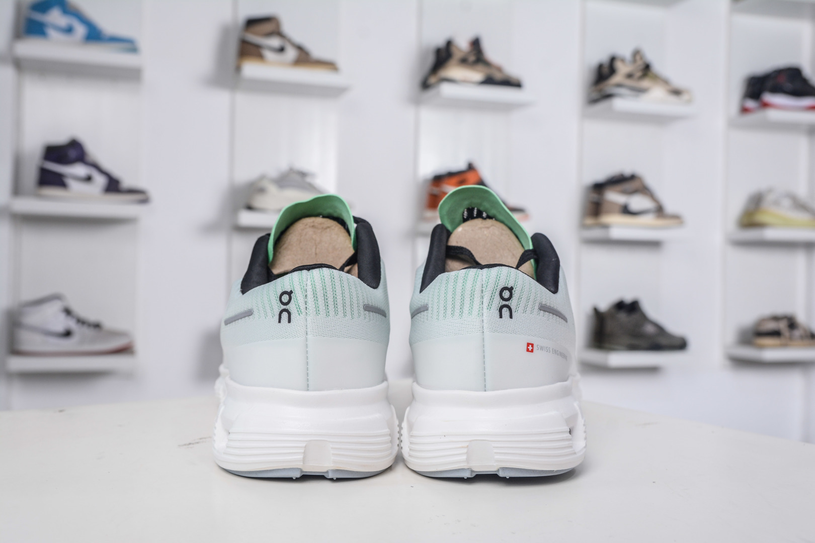 On Running Cloud Hi Edge Women's Sneakers | Outdoor Street Style Running Shoes 2 cmp i1758641432728 6732 0 1