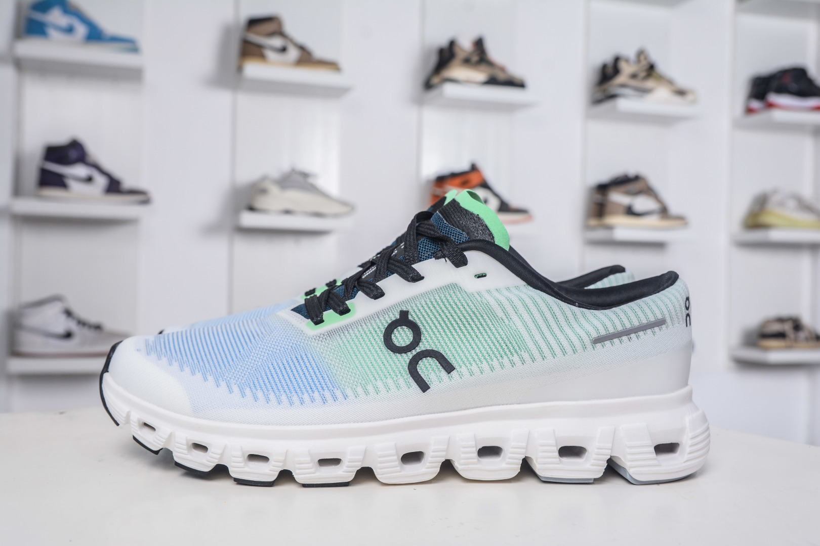 On Running Cloud Hi Edge Women's Sneakers | Outdoor Street Style Running Shoes