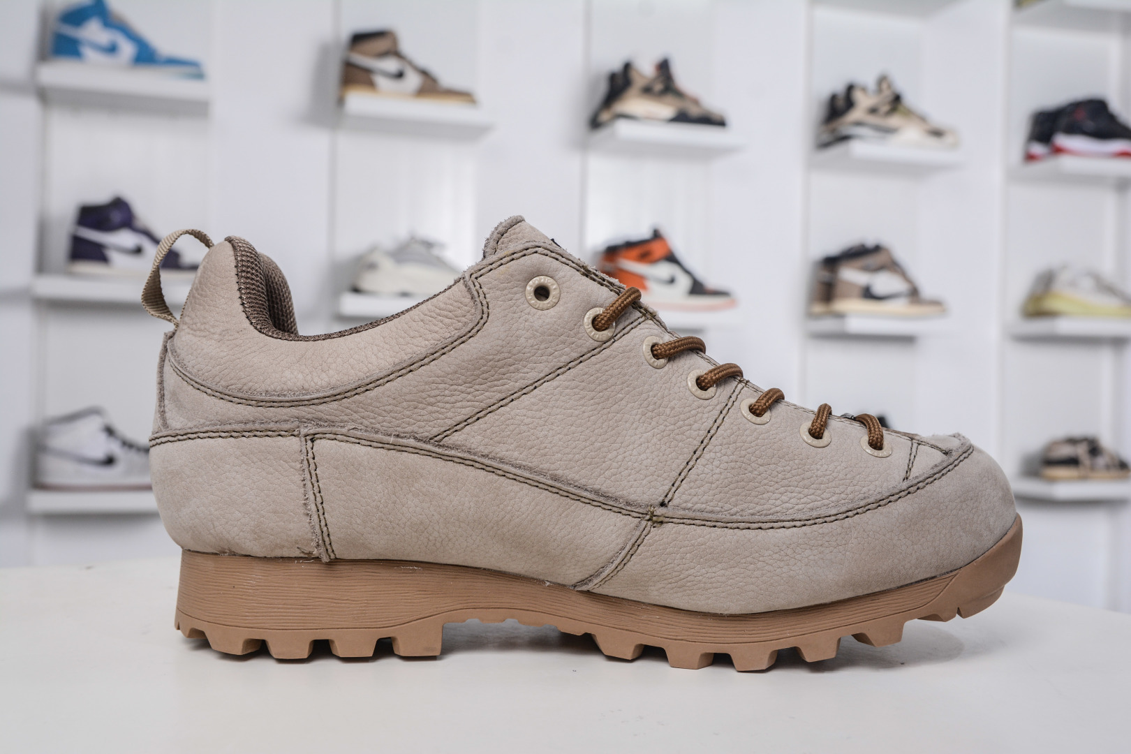 240 CRISPI Monaco 摩纳哥 GTX 登山耐磨防水中帮 户外功能鞋