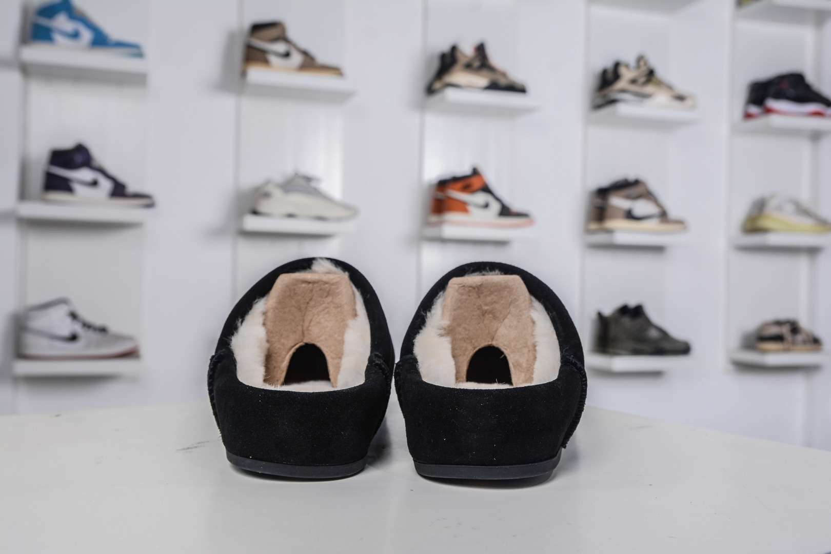 260 UGG Elea Slip-On 轻薄一脚蹬 居家 办公室 空调房室内 易搭配超时髦大长腿福利款 1171390