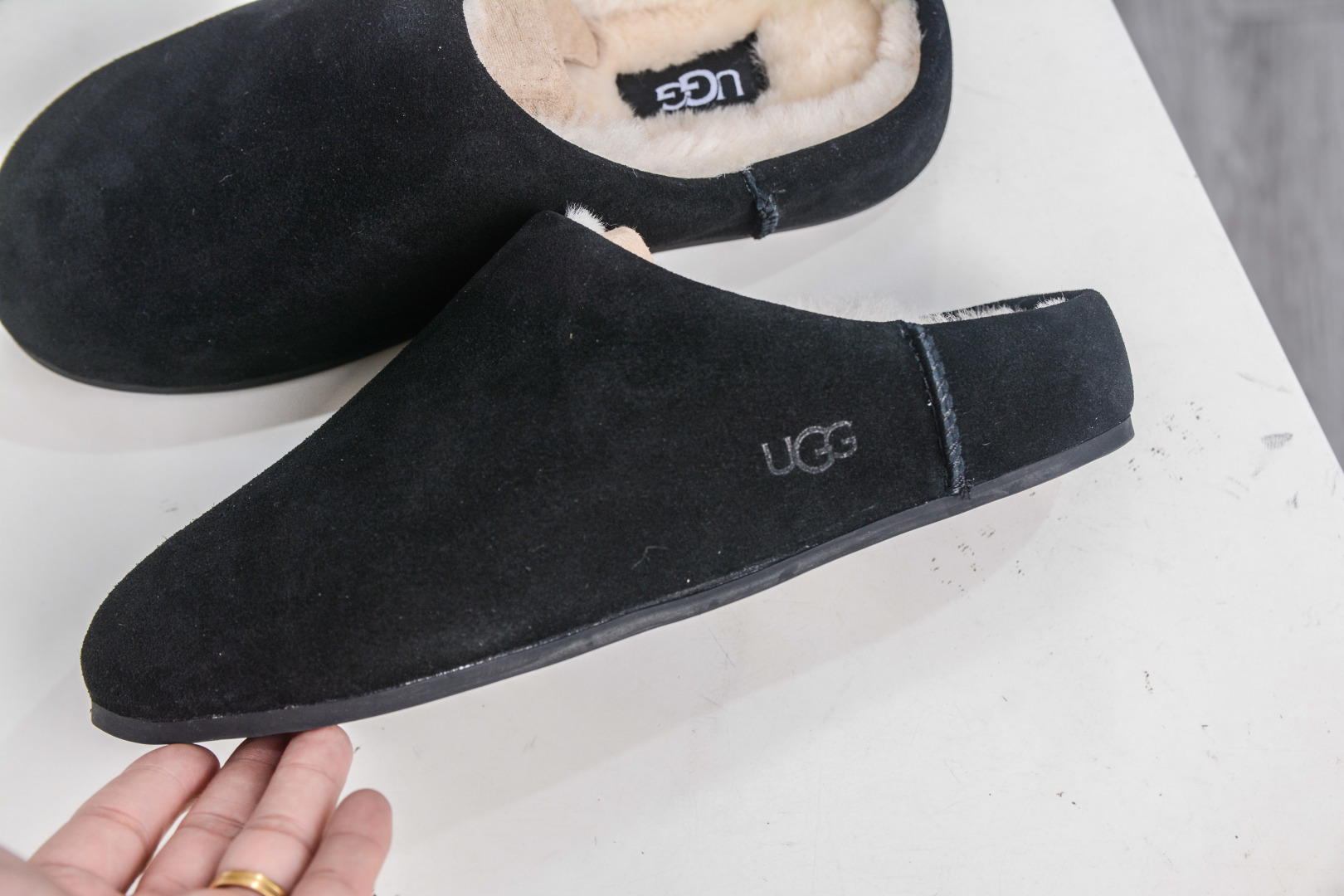 260 UGG Elea Slip-On 轻薄一脚蹬 居家 办公室 空调房室内 易搭配超时髦大长腿福利款 1171390