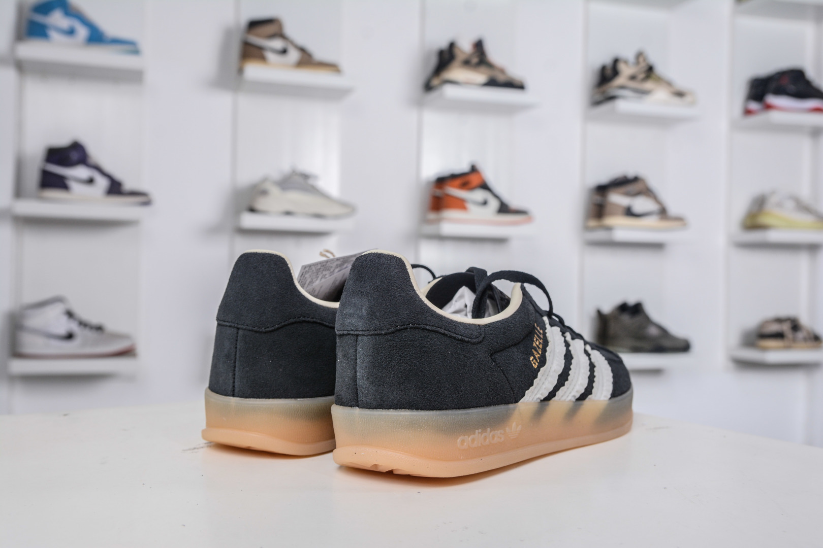 X版 adidas Originals Gazelle INdoor 三叶草休闲防滑耐磨低帮板鞋 JS1413