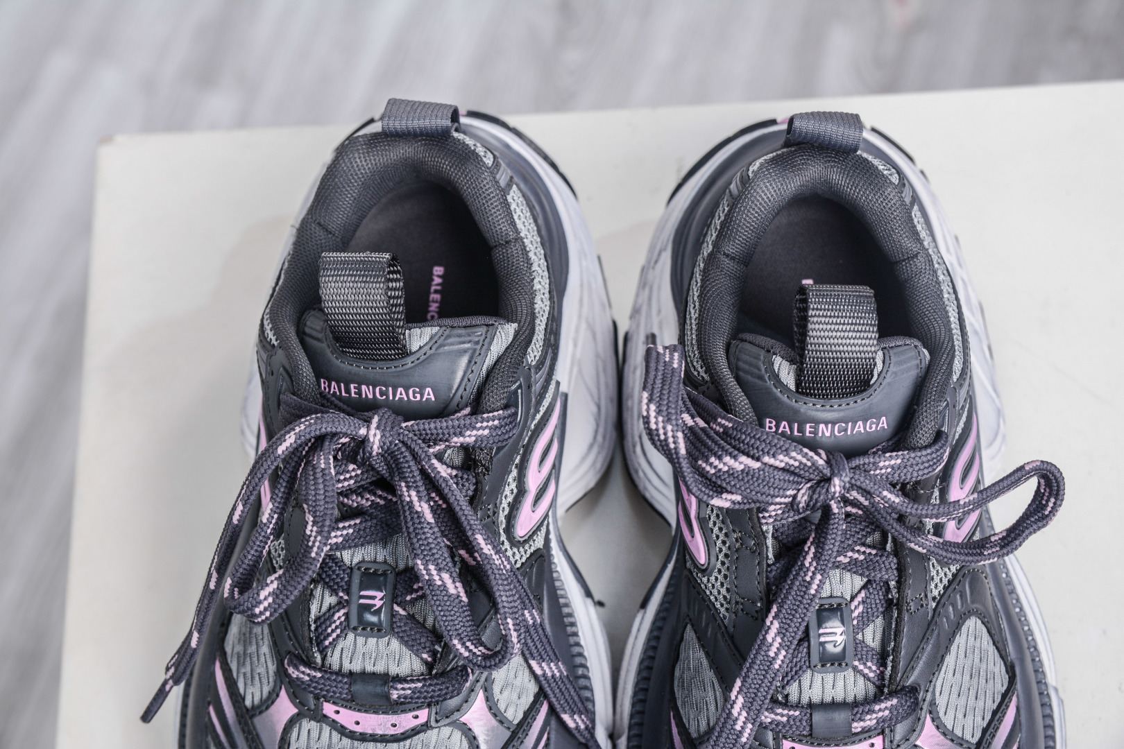 400 XA版本 Balenciaga CAR Sneaker 巴黎世家6XL圆头系带 舒适百搭低帮生活休闲鞋老爹鞋 815853 W2MV2 1591