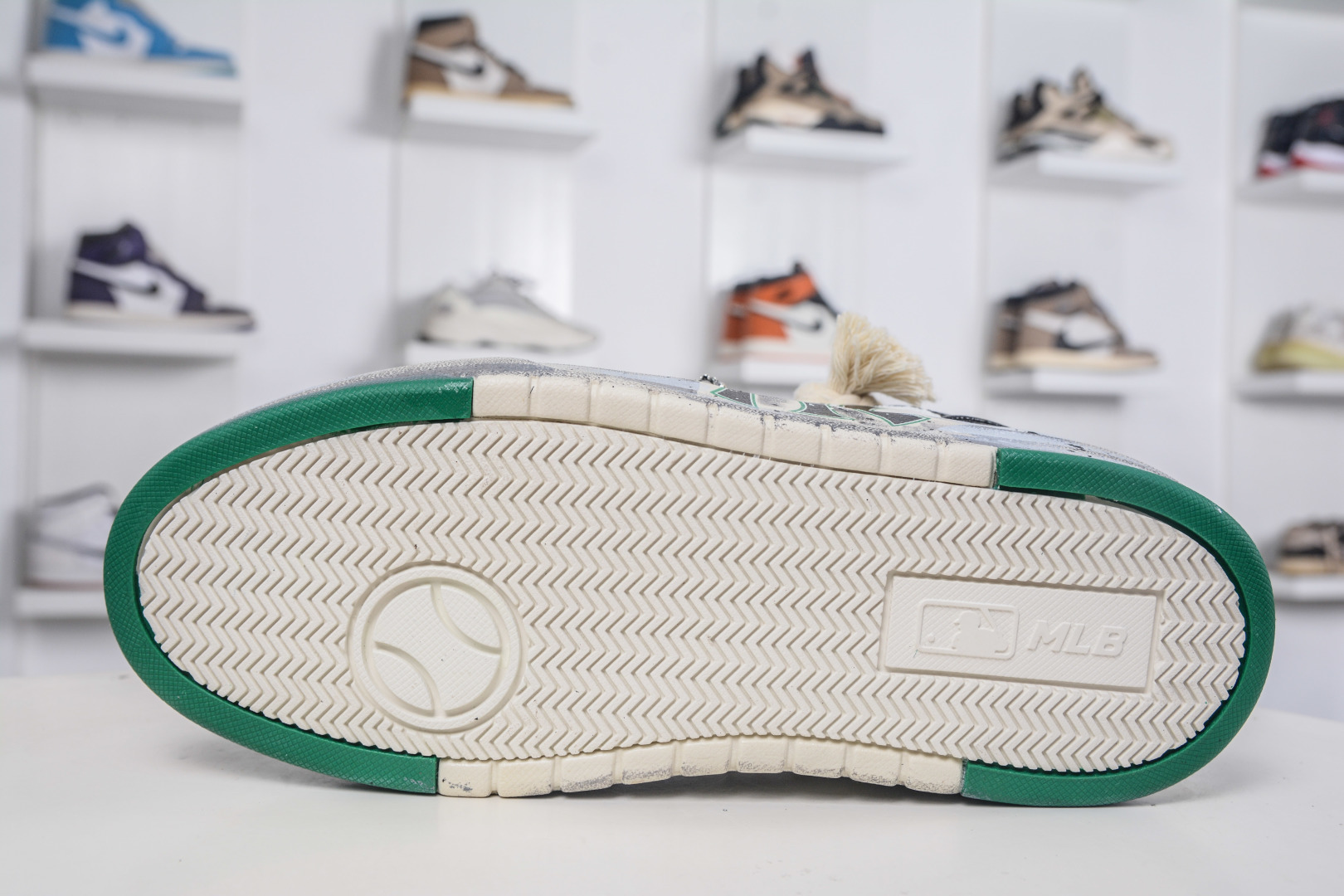 270 MLB Chunky Liner 冷银幽谷 涂鸦定制配色学长鞋系列低帮老爹风轻量增高厚底百搭休闲运动慢跑鞋 3ASXCA12N 50WHS-Chinese UA Cheap High Quatity Brand Clothes Bags handbags Sneakers wholesale wholesaler seller from China Factory suppliers Fashion Clothing Shoes best Quality Beautiful Price 270 MLB Chunky Liner 冷银幽谷 涂鸦定制配色学长鞋系列低帮老爹风轻量增高厚底百搭休闲运动慢跑鞋 3ASXCA12N 50WHS