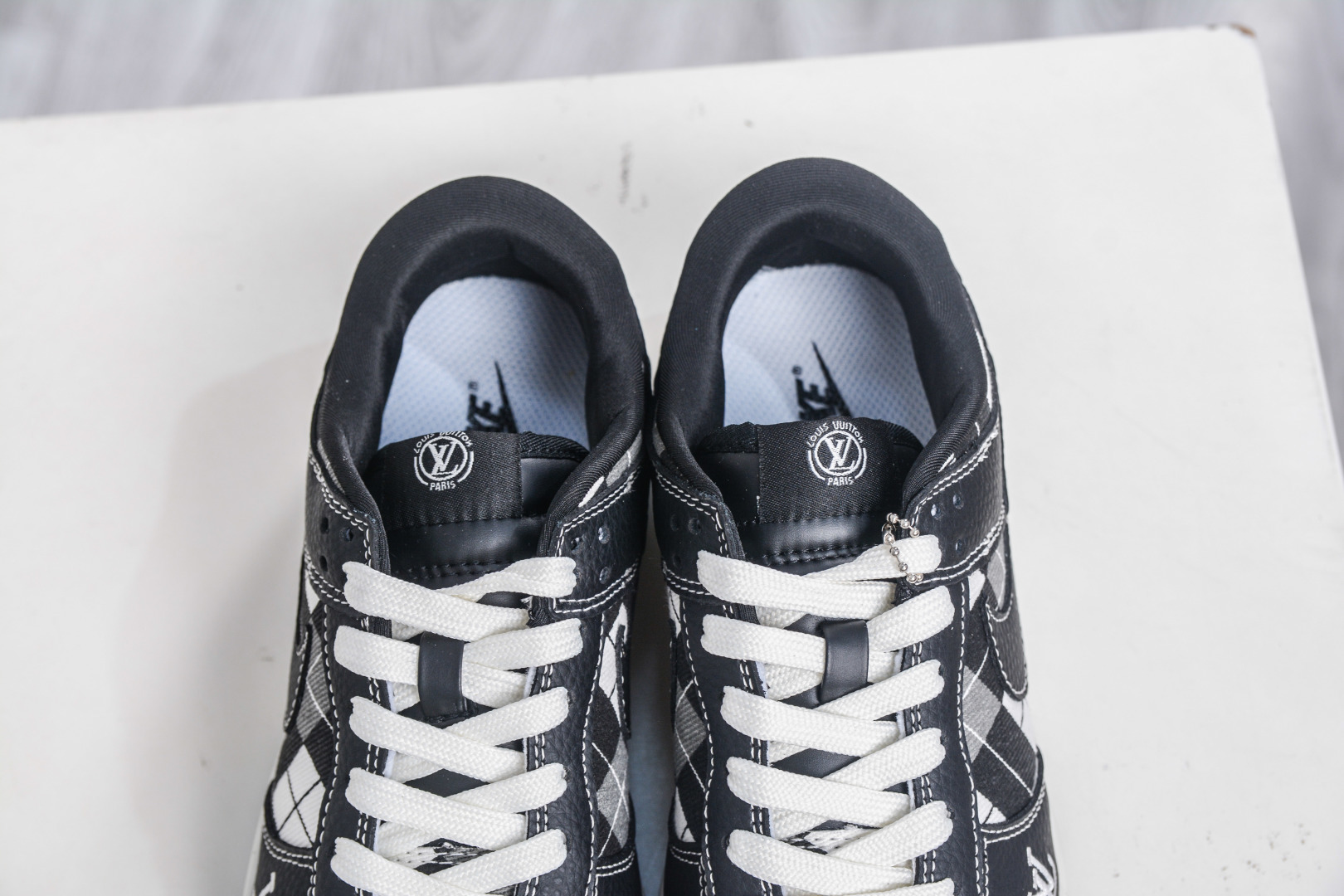 270 Nike SB Dunk Low x Louis Vuitton LV联名-黑白网格 SC0601-460