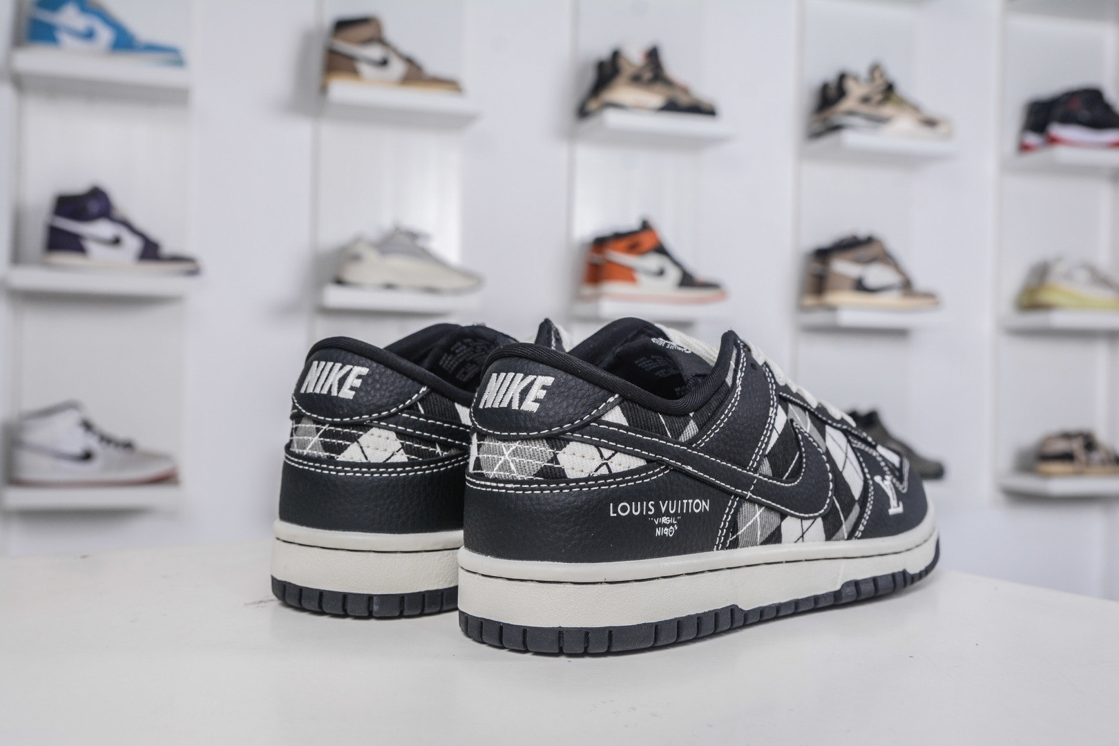 270 Nike SB Dunk Low x Louis Vuitton LV联名-黑白网格 SC0601-460