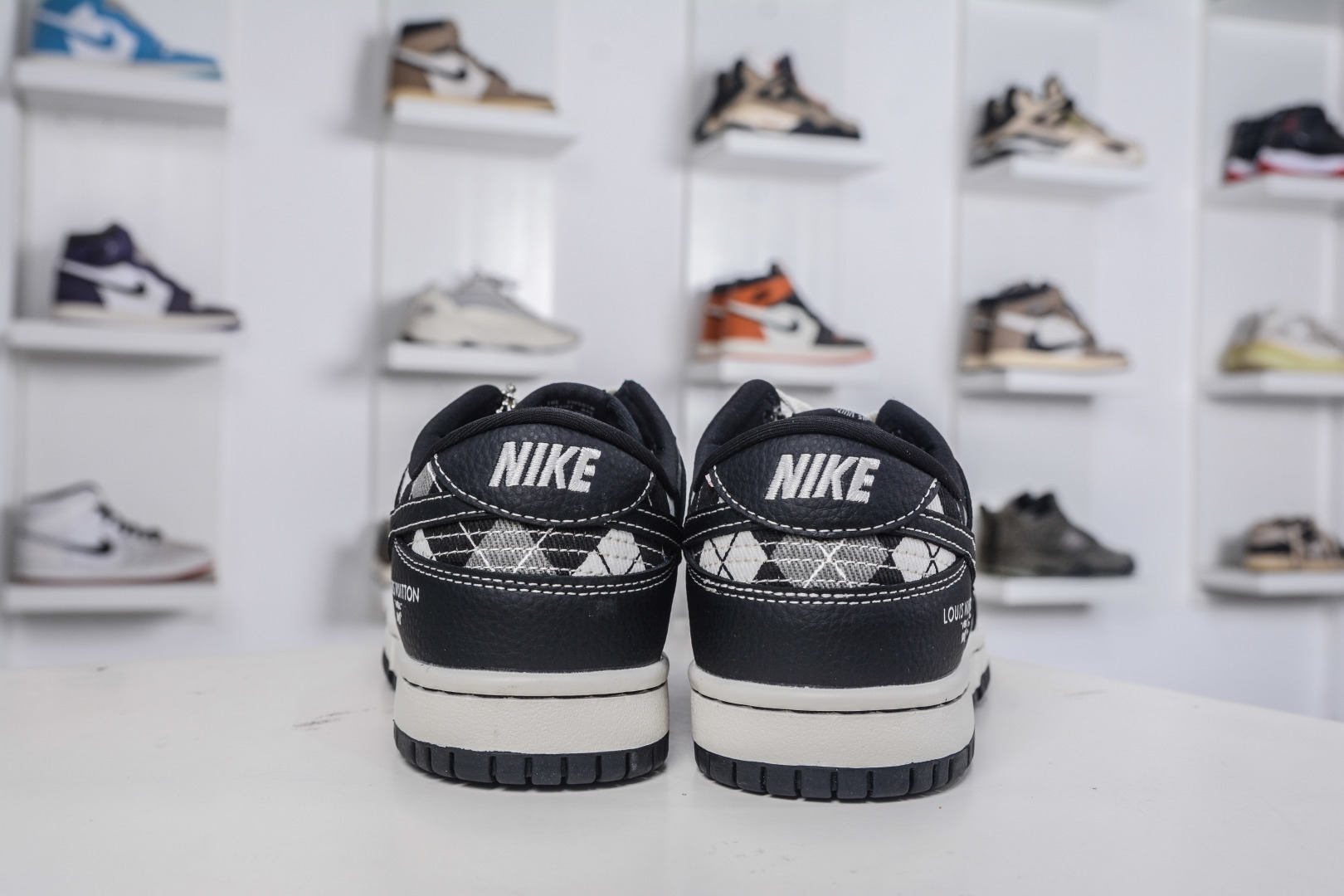 270 Nike SB Dunk Low x Louis Vuitton LV联名-黑白网格 SC0601-460