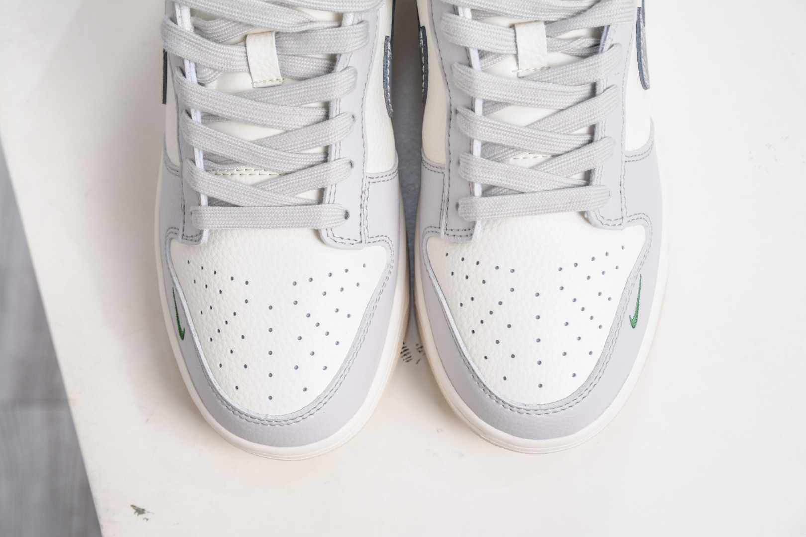 270 Nike SB Dunk Low x DIOR 迪奥联名-白灰小勾 ZH2598-276