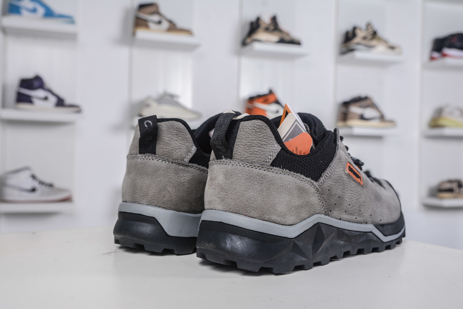 220 ECRISPI Monaco摩纳哥登山鞋 意大利户外防水徒步登山鞋春夏男女摩纳哥登山靴GTX 该款徒步鞋-Chinese UA Cheap High Quatity Brand Clothes Bags handbags Sneakers wholesale wholesaler seller from China Factory suppliers Fashion Clothing Shoes best Quality Beautiful Price 220 ECRISPI Monaco摩纳哥登山鞋 意大利户外防水徒步登山鞋春夏男女摩纳哥登山靴GTX 该款徒步鞋