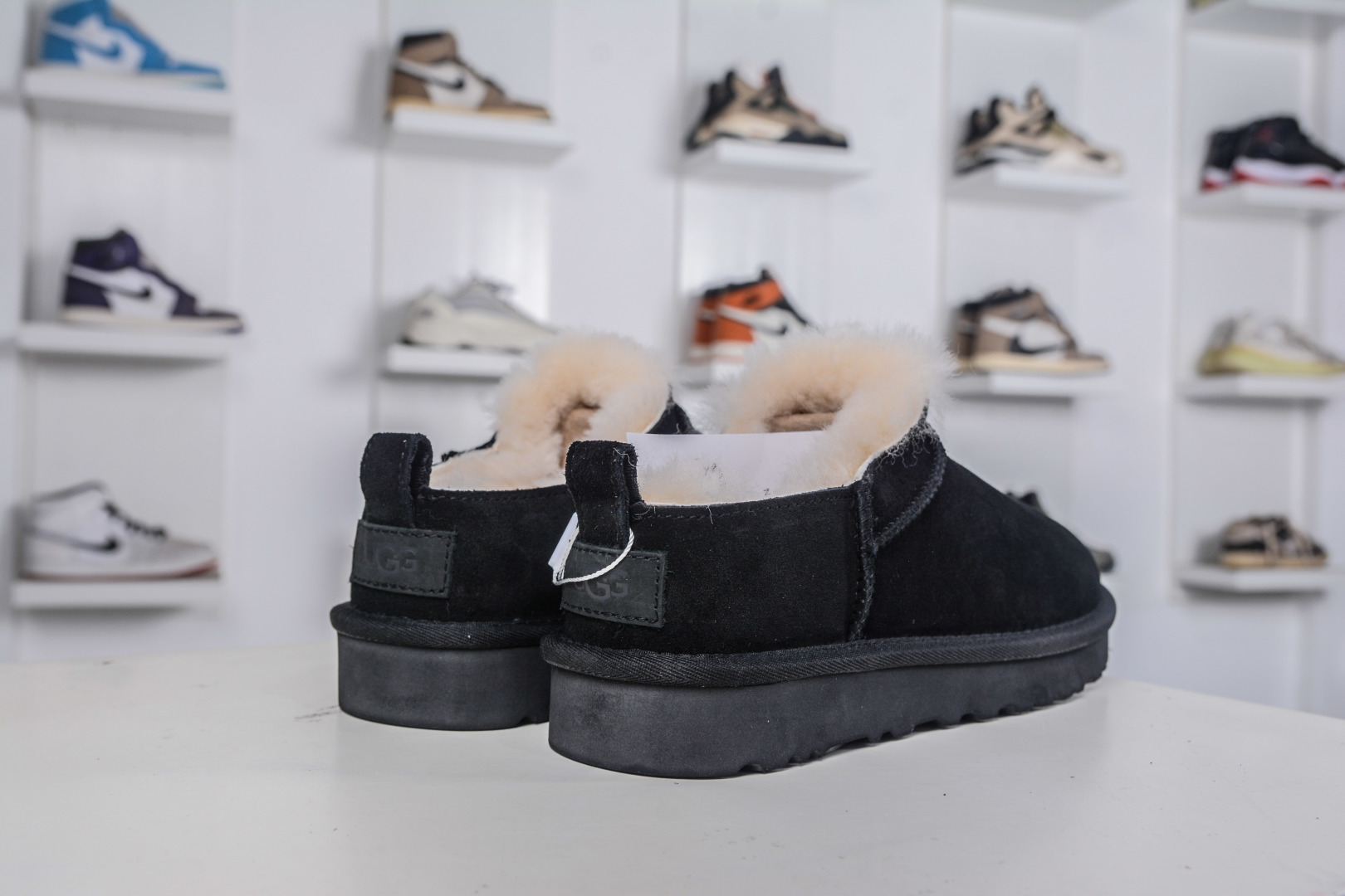 240 UGG Classic Micro 经典超迷你 经典靴型搭载更低帮设计 1173891