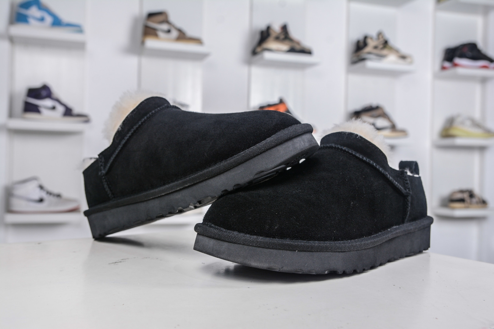 240 UGG Classic Micro 经典超迷你 经典靴型搭载更低帮设计 1173891