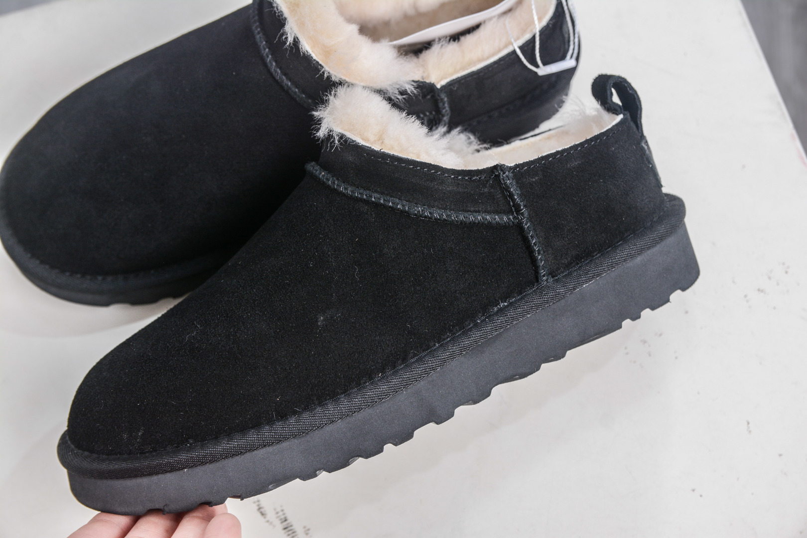 240 UGG Classic Micro 经典超迷你 经典靴型搭载更低帮设计 1173891