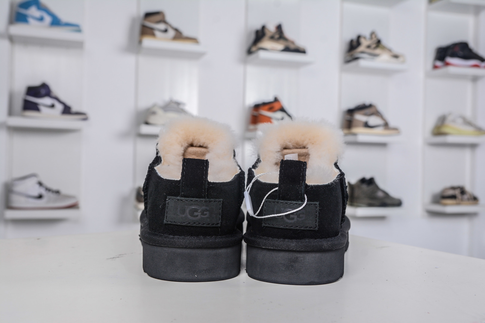 240 UGG Classic Micro 经典超迷你 经典靴型搭载更低帮设计 1173891