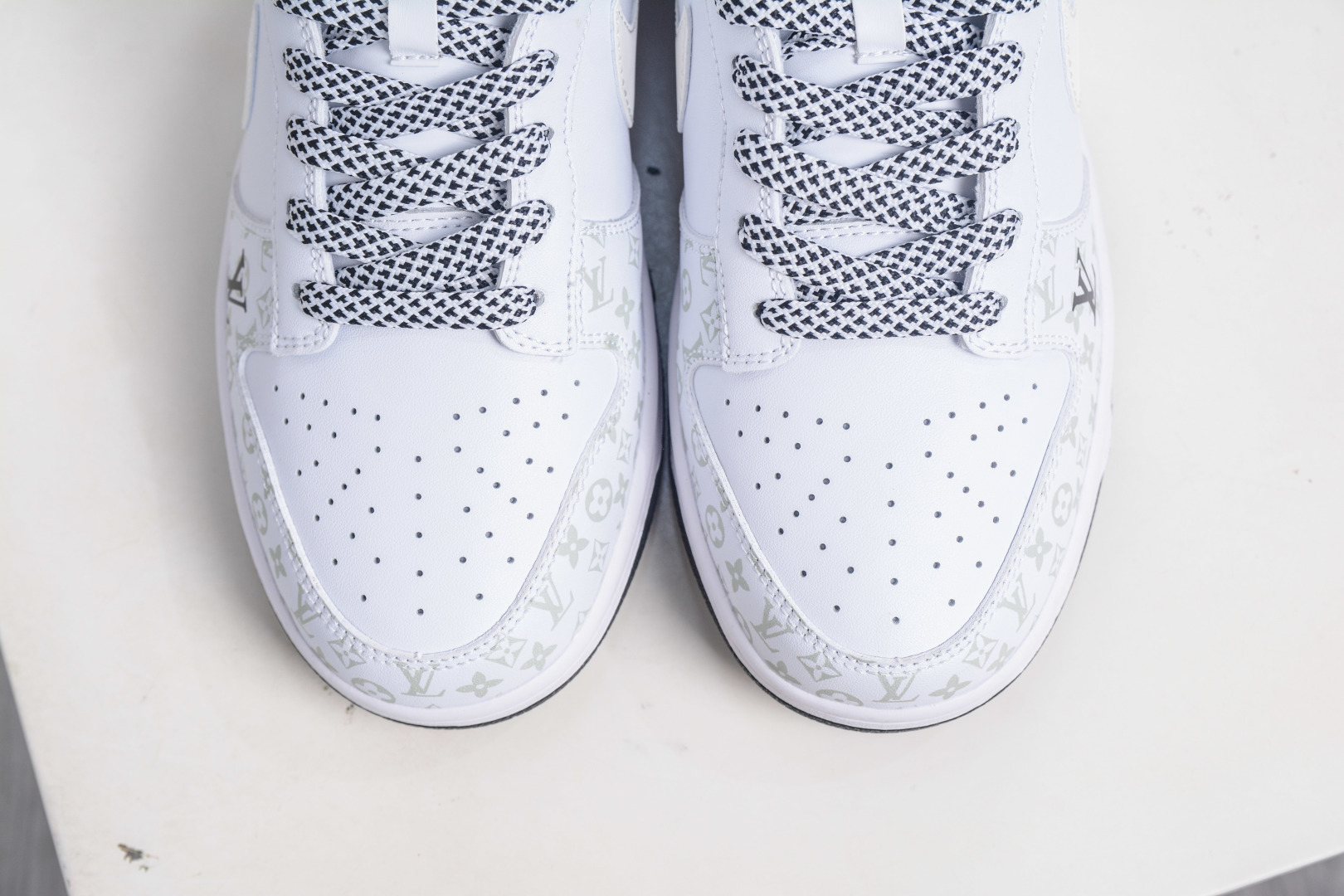 Nike SB Dunk Low x Louis Vuitton White/Gray, Premium Leather, All Sizes! 10 cmp i1758815880040 6748 0 8