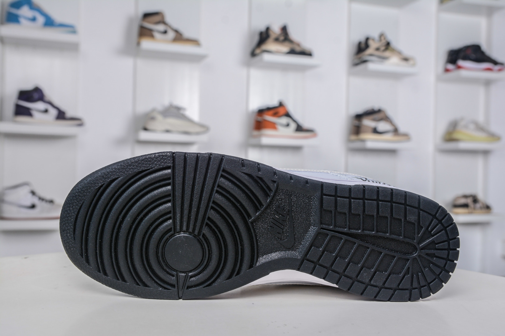 Nike SB Dunk Low x Louis Vuitton White/Gray, Premium Leather, All Sizes! 6 cmp i1758815880096 5611 0 4