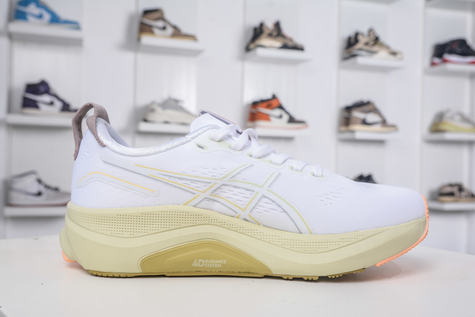 180 AsicsGel-Kayano 32 亚瑟士运动休闲透气专业跑鞋 1011C051-101