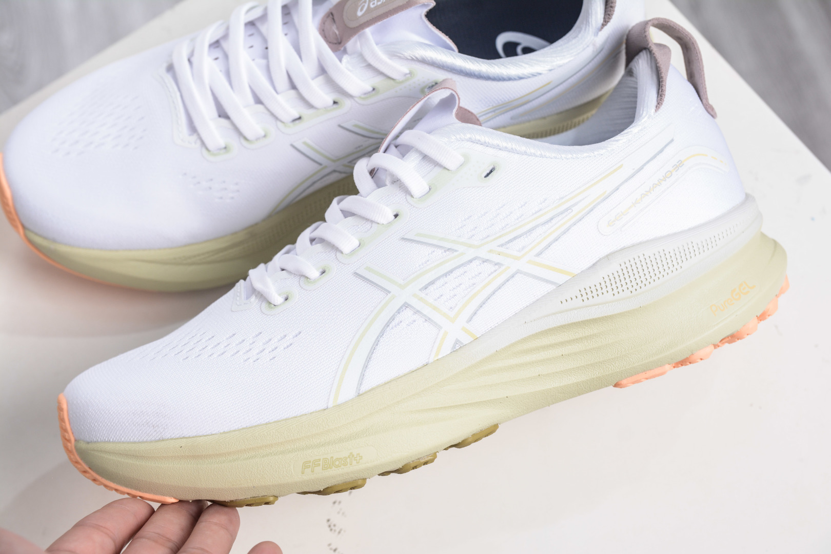 180 AsicsGel-Kayano 32 亚瑟士运动休闲透气专业跑鞋 1011C051-101