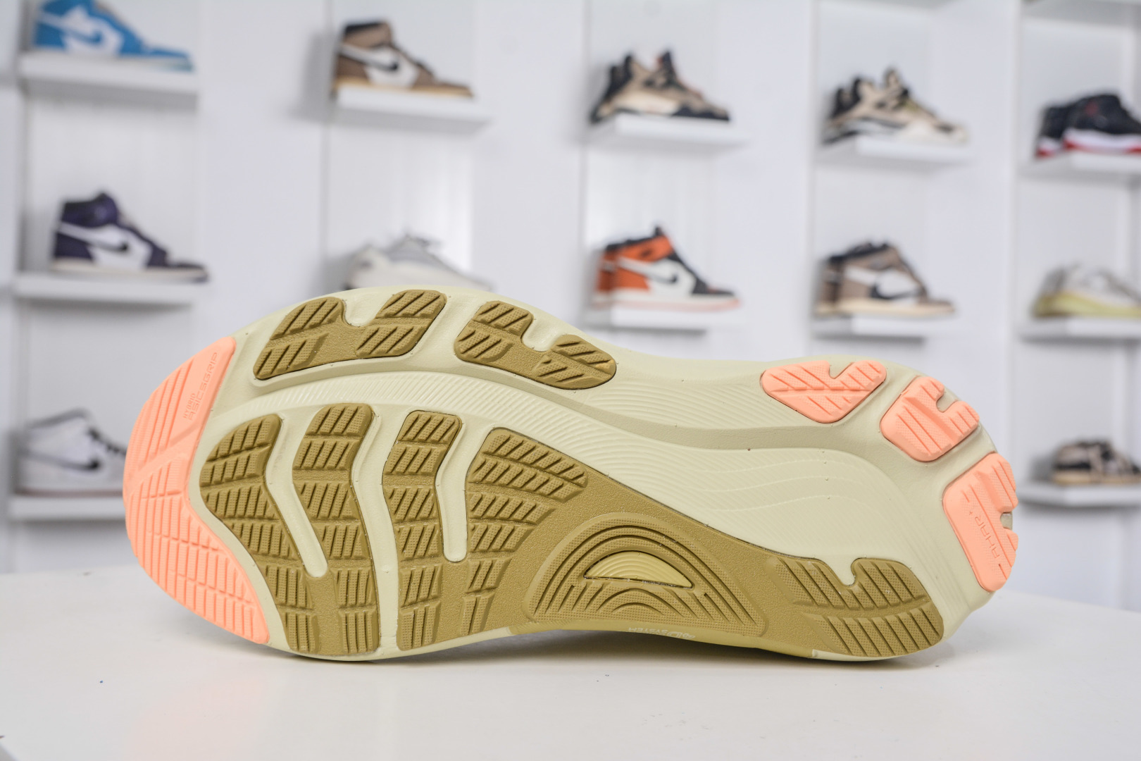 180 AsicsGel-Kayano 32 亚瑟士运动休闲透气专业跑鞋 1011C051-101