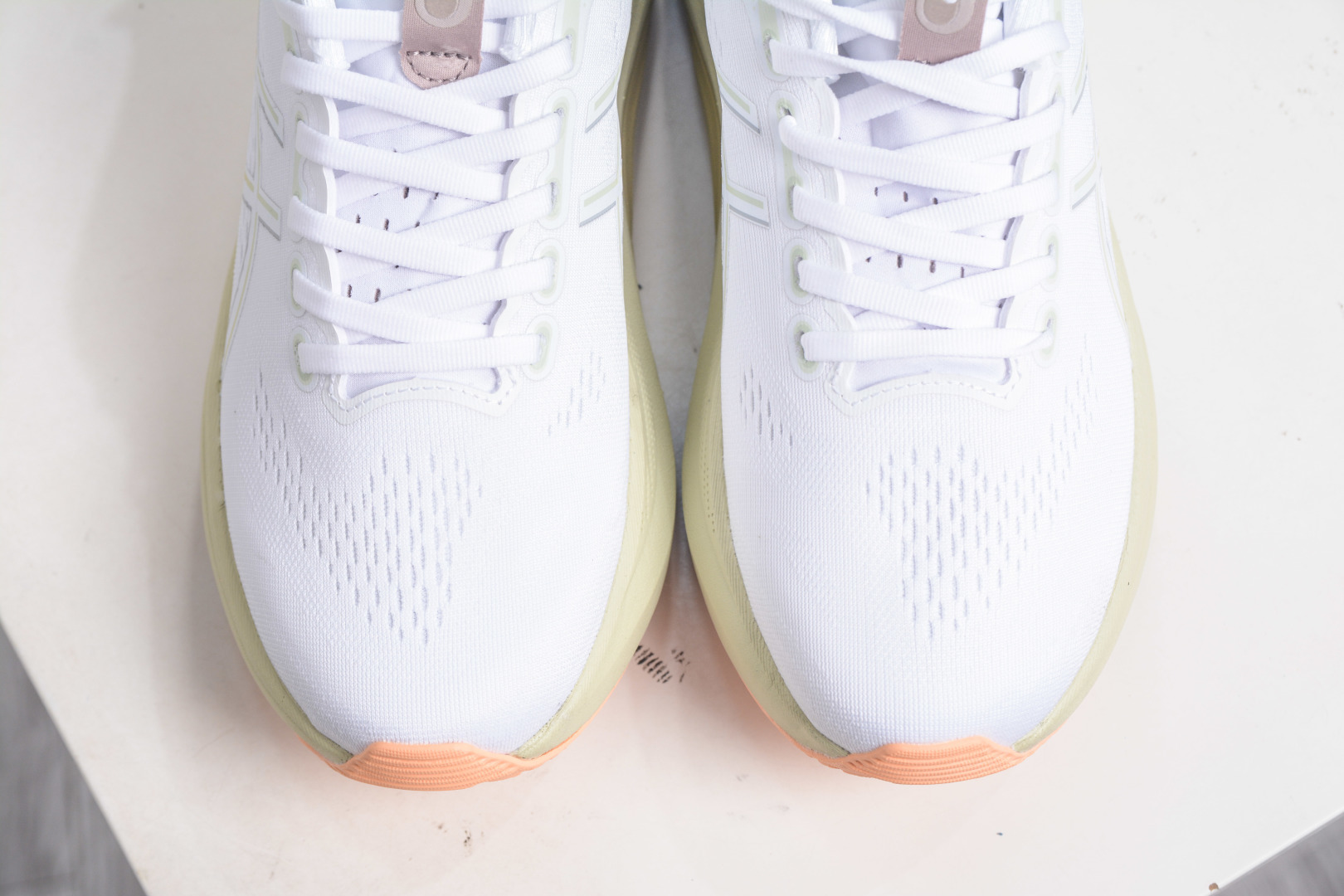 180 AsicsGel-Kayano 32 亚瑟士运动休闲透气专业跑鞋 1011C051-101