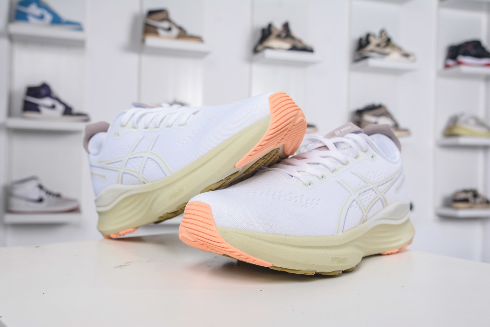 180 AsicsGel-Kayano 32 亚瑟士运动休闲透气专业跑鞋 1011C051-101