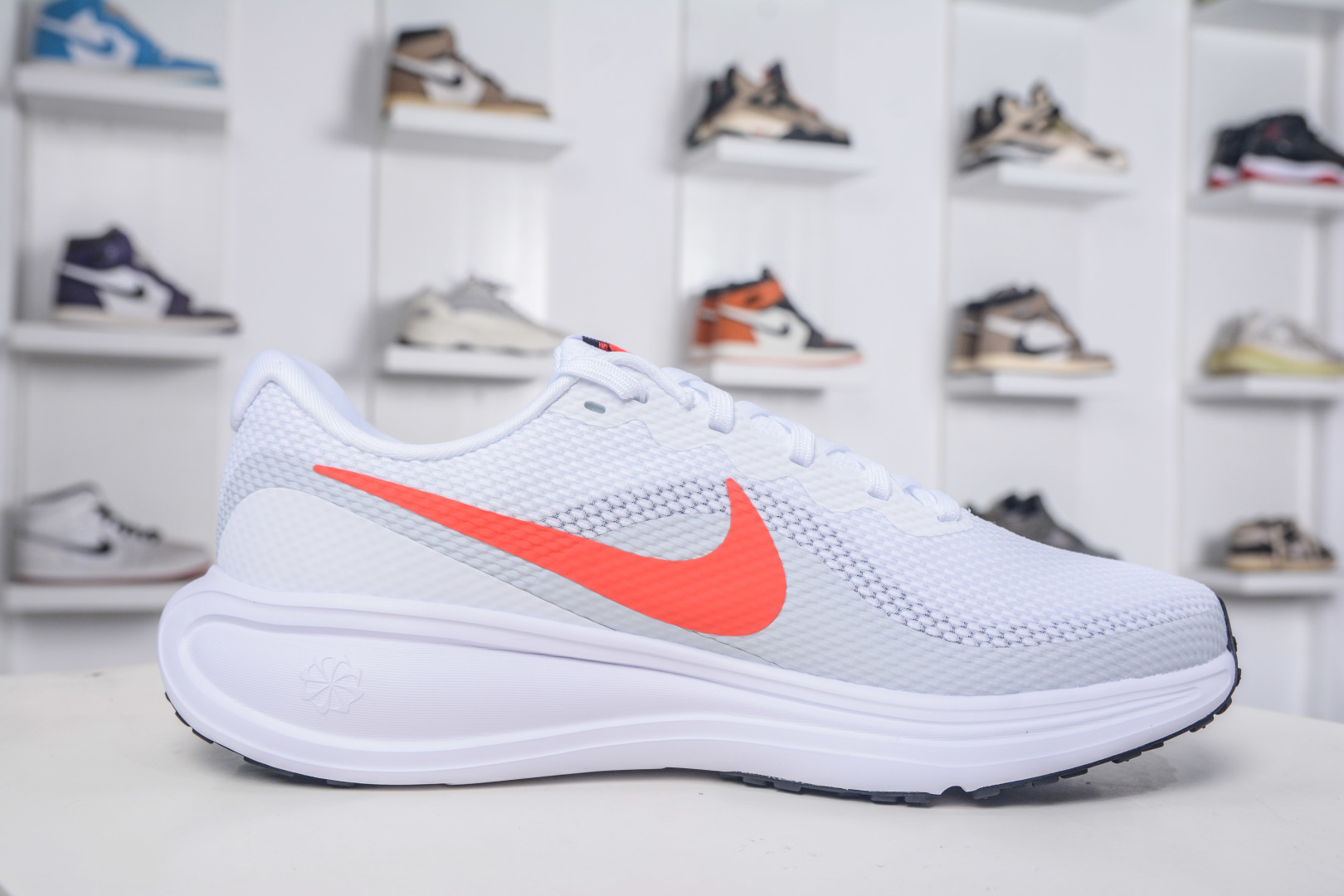 Nike Revolution 8 Running Shoes Lightweight Breathable Comfort HJ9198-102 4 cmp i1758816640404 9985 0 2