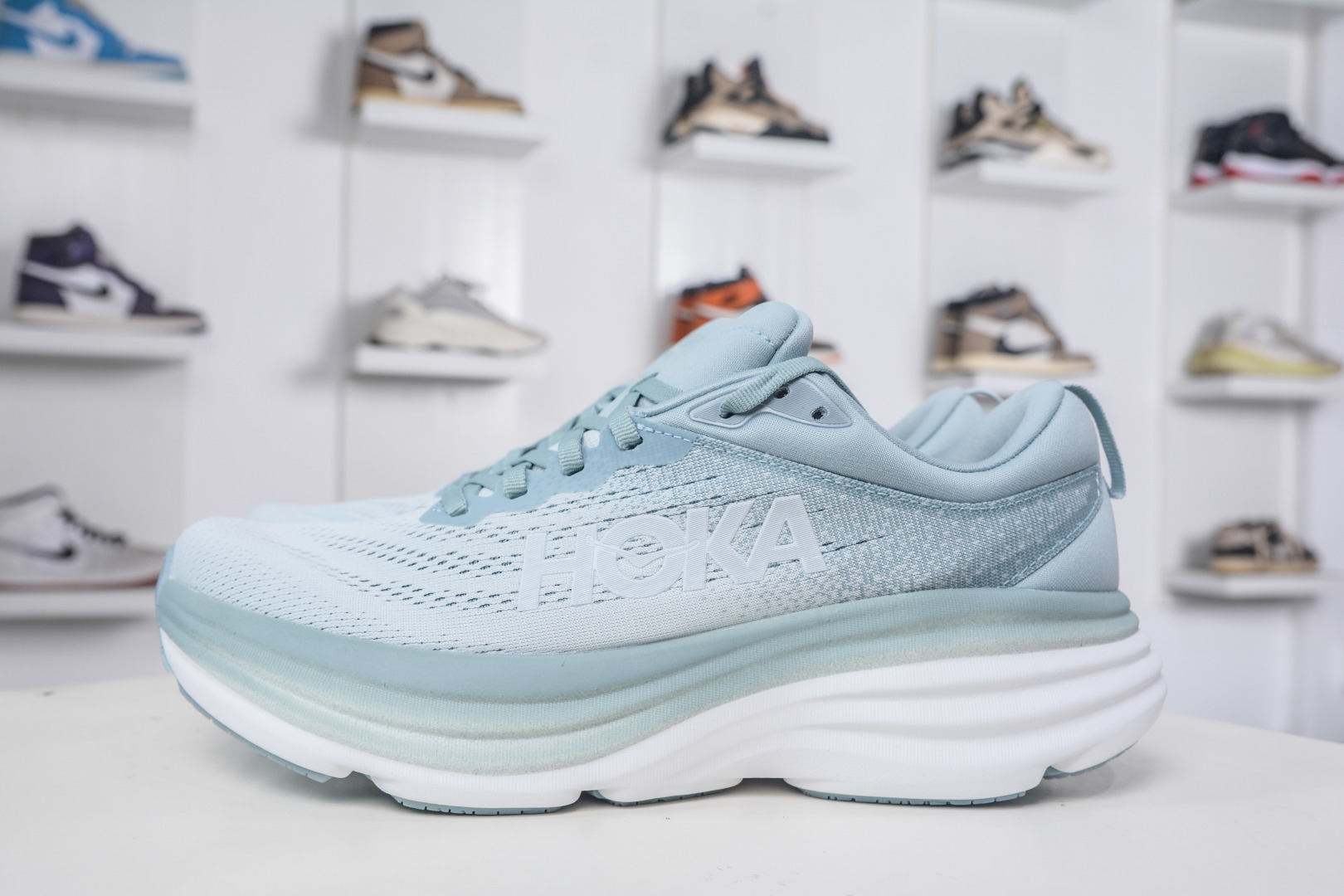 Hoka One One Bondi 8 Lightweight Low-Top Outdoor Running Shoes 1 cmp i1758817529343 3353 0 0