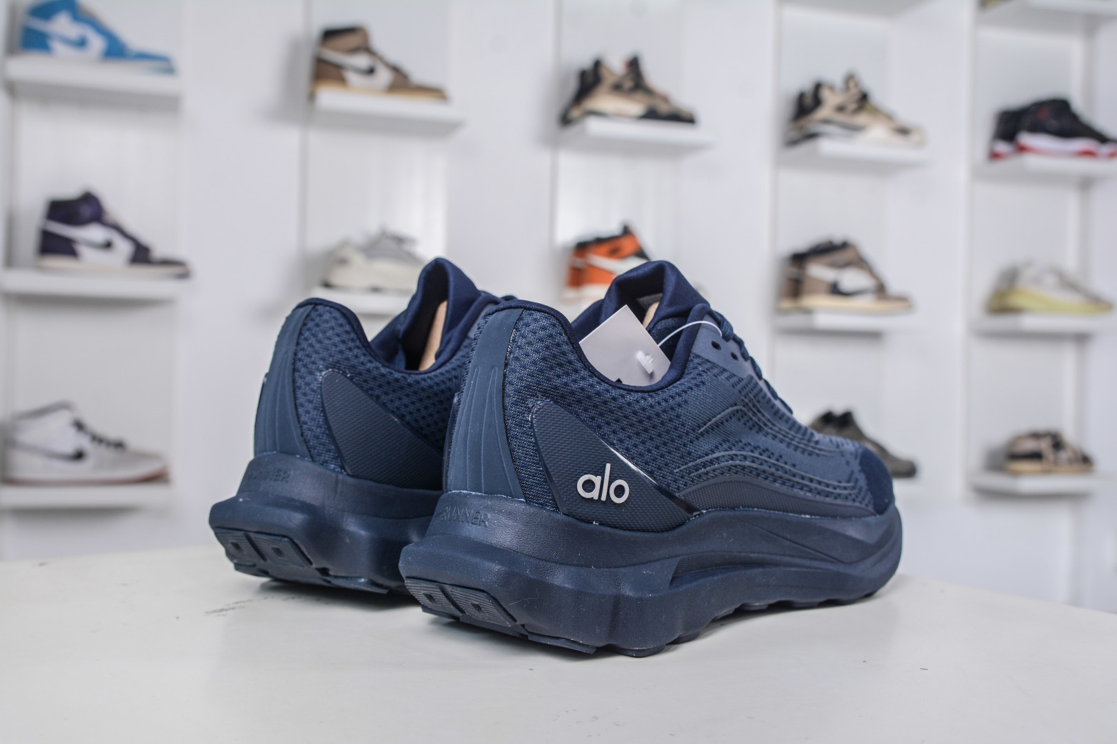 Alo Yoga Runner: Comfortable, Versatile, and Durable Low-Top Running Shoes 6 cmp i1758907992493 1712 0 5