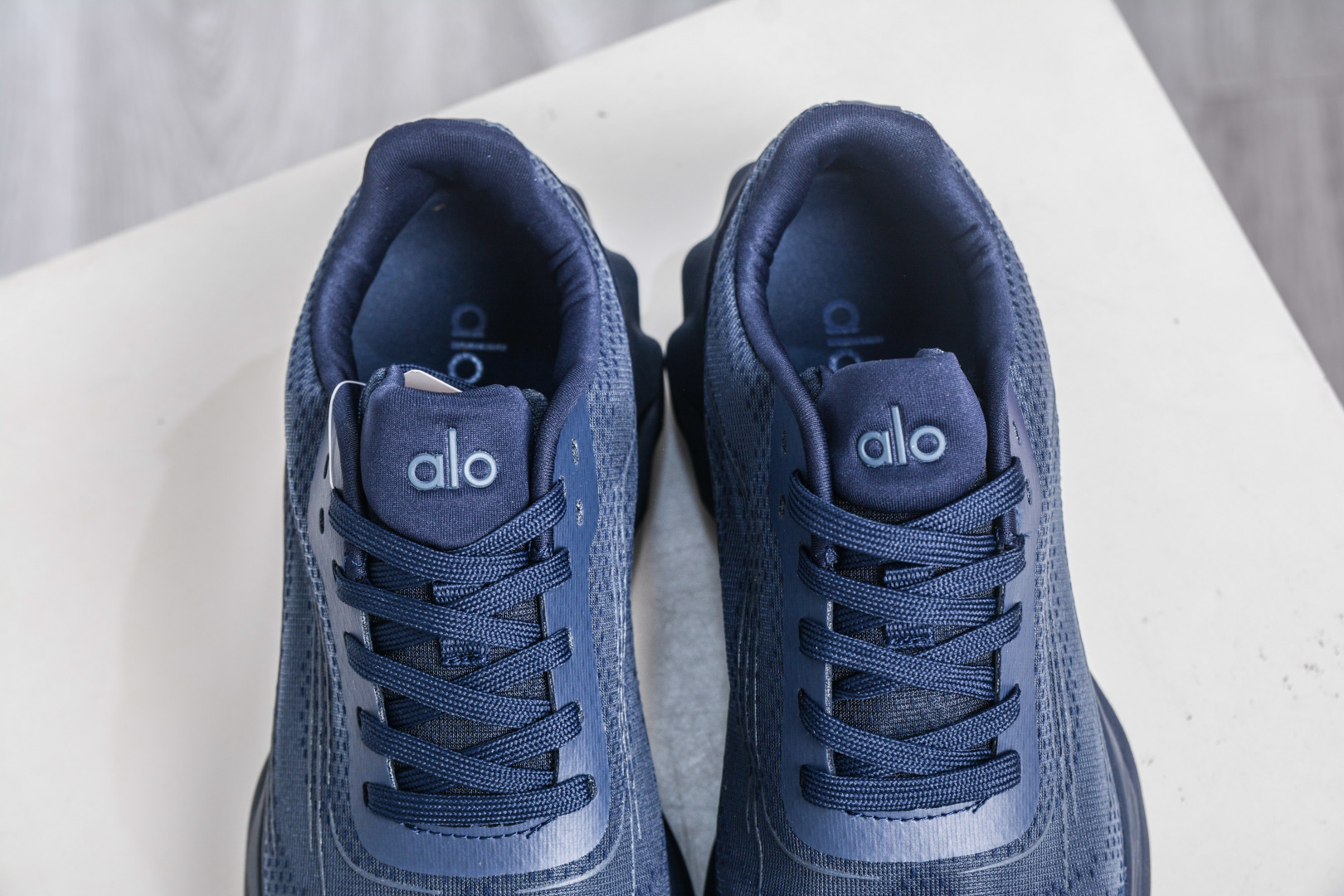 Alo Yoga Runner: Comfortable, Versatile, and Durable Low-Top Running Shoes 8 cmp i1758907992553 5572 0 7