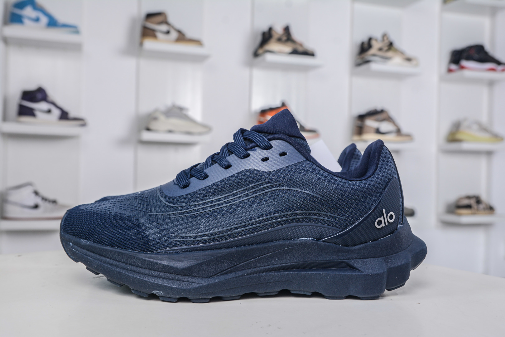 Alo Yoga Runner: Comfortable, Versatile, and Durable Low-Top Running Shoes 1 cmp i1758907993905 5275 0 0