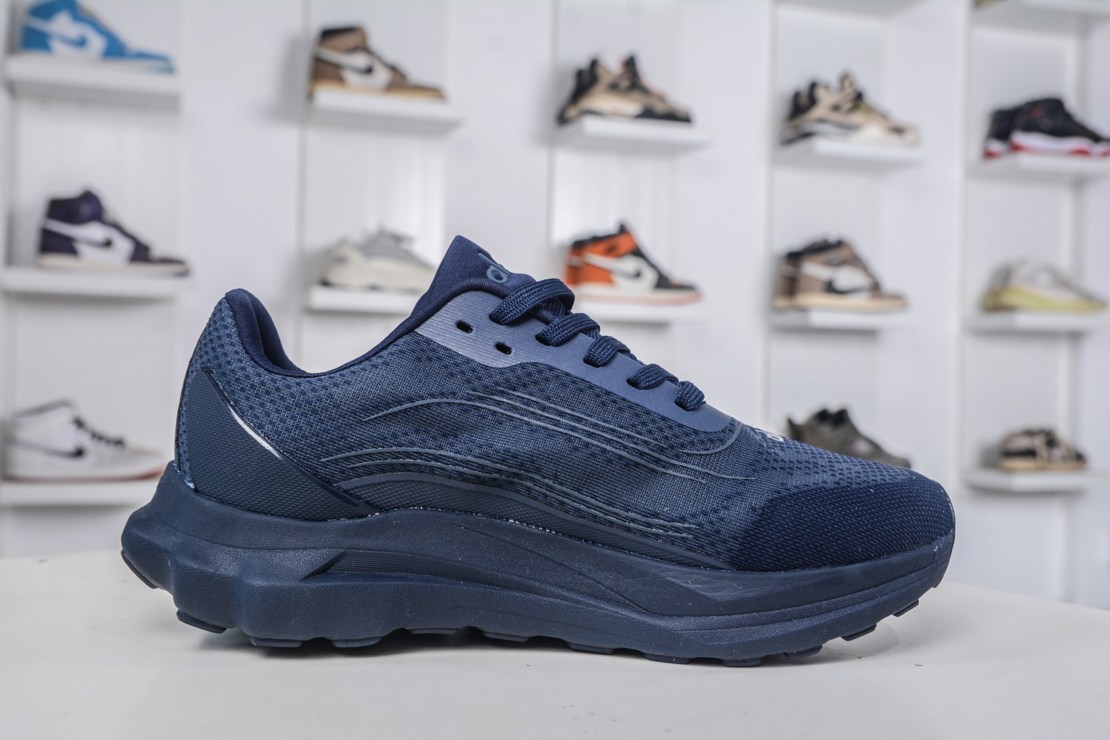 Alo Yoga Runner: Comfortable, Versatile, and Durable Low-Top Running Shoes 3 cmp i1758907993908 9874 0 2