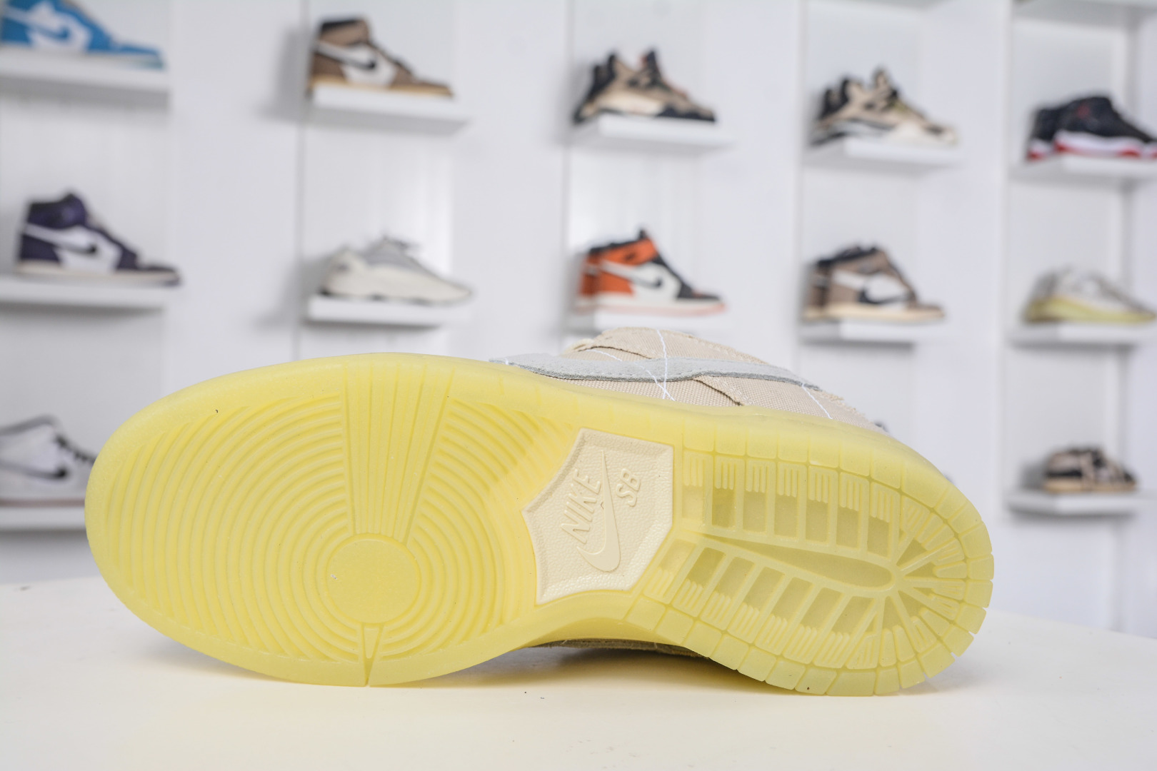 Nike SB Dunk Low Pro PRM "Mummy" Halloween Glow-in-the-Dark Sneakers 5 cmp i1758908421185 2855 0 4