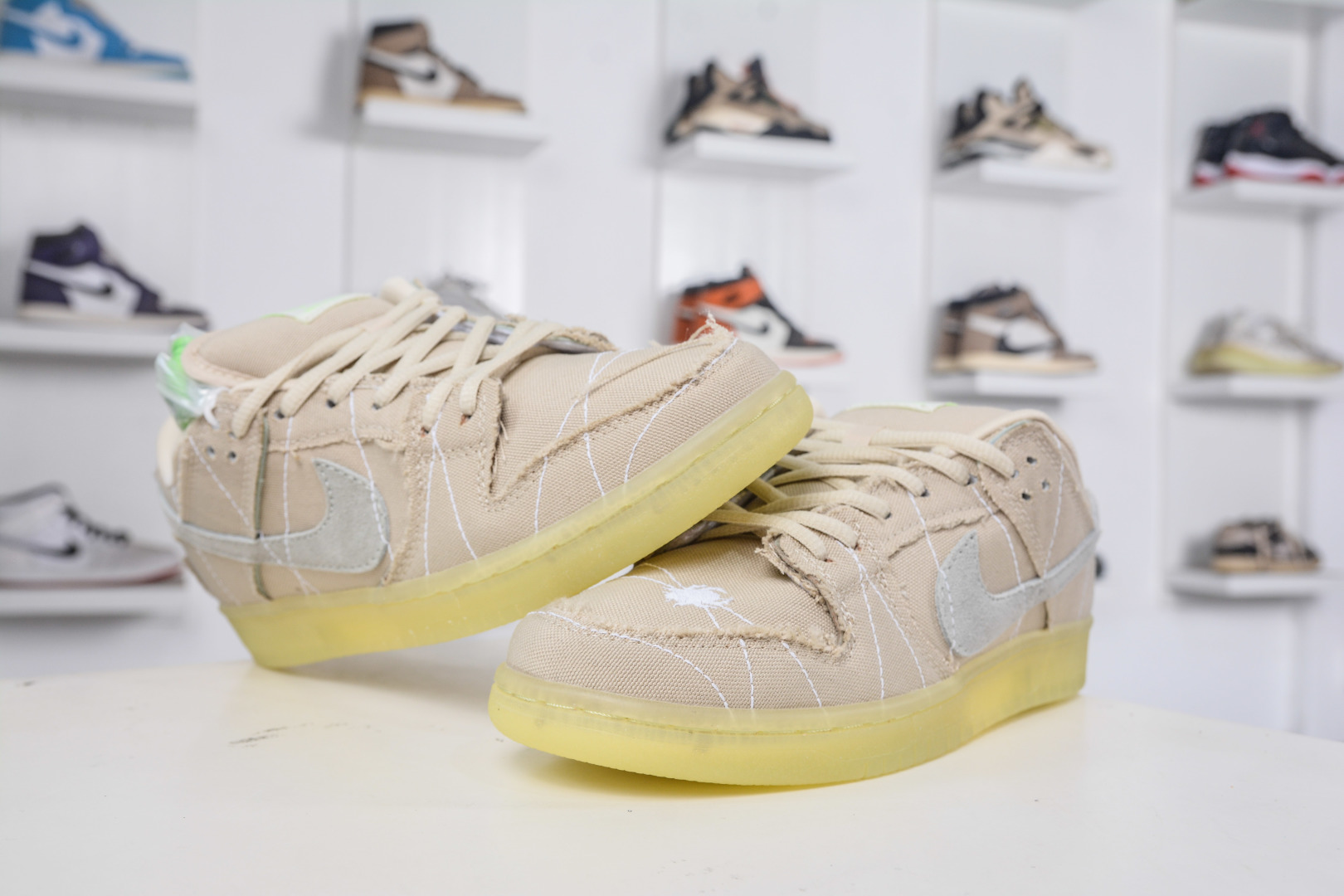 Nike SB Dunk Low Pro PRM "Mummy" Halloween Glow-in-the-Dark Sneakers 4 cmp i1758908421185 5712 0 3