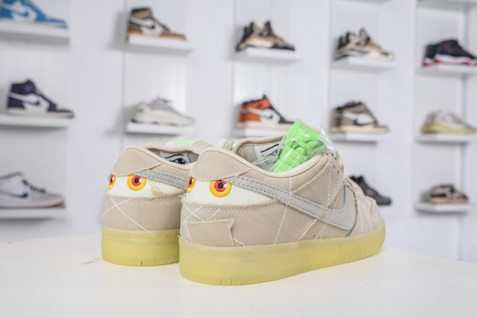 Nike SB Dunk Low Pro PRM "Mummy" Halloween Glow-in-the-Dark Sneakers 6 cmp i1758908422335 96 0 5