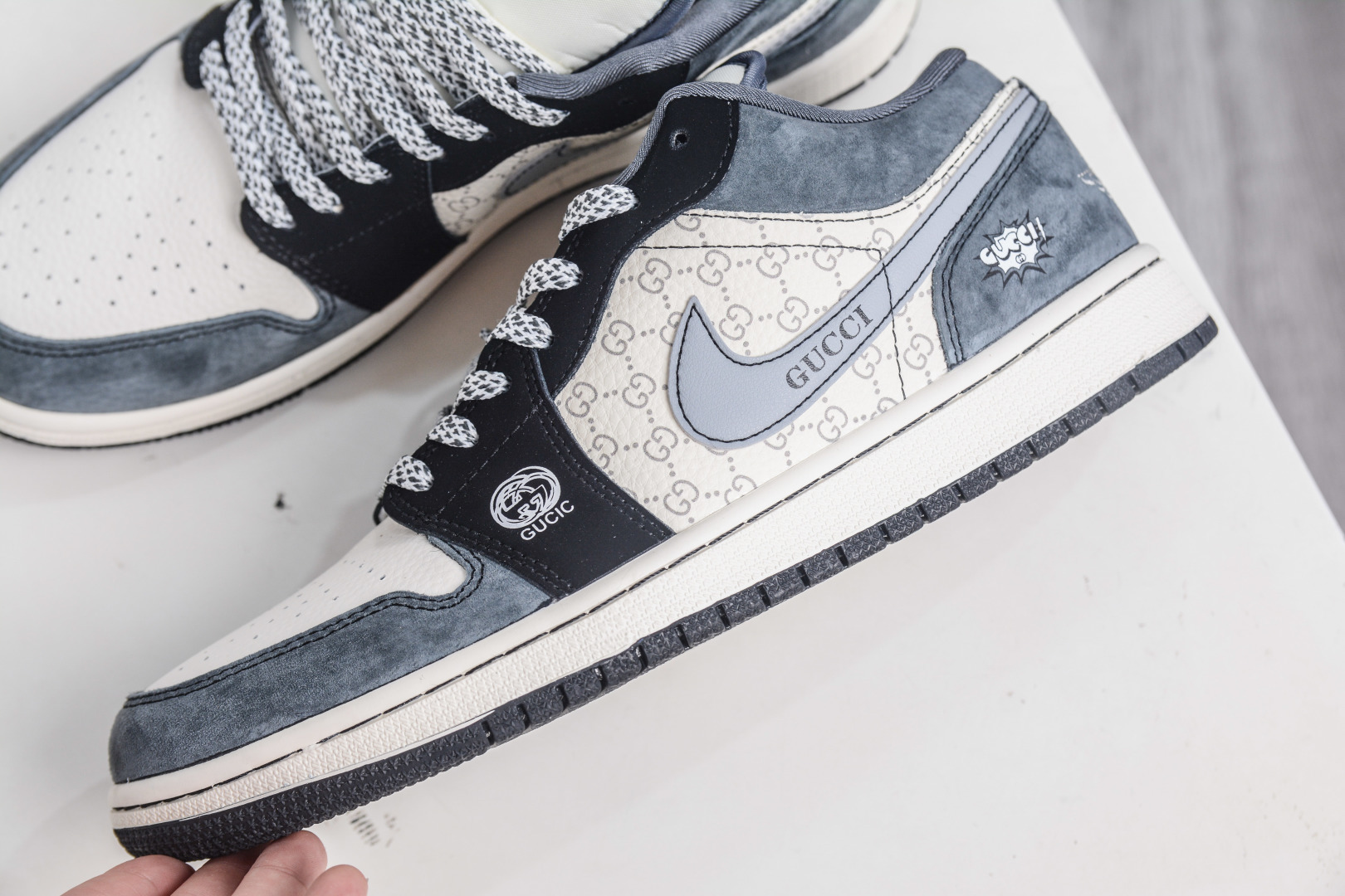 Air Jordan 1 Retro Low x Gucci Custom Sneakers - Stylish and Comfortable 7 cmp i1758908482800 9462 0 6