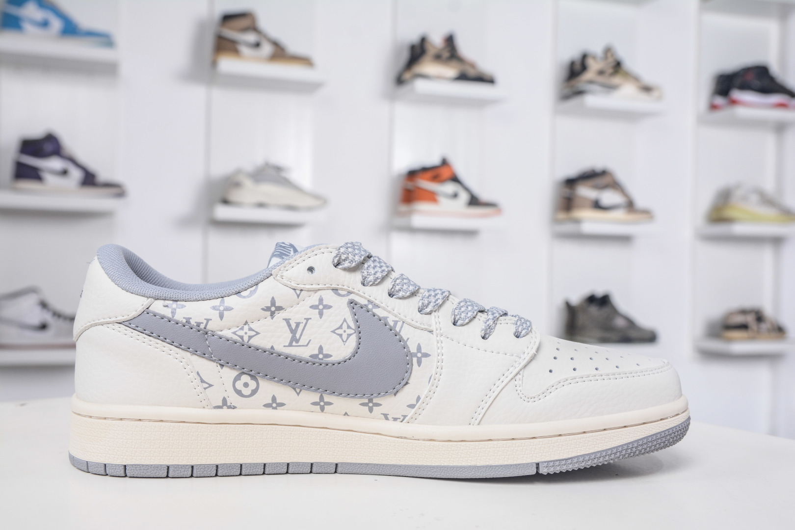 TS x Air Jordan x Louis Vuitton Air Jordan 1 Low - White/Grey/Red 3 cmp i1758908542987 4661 0 2