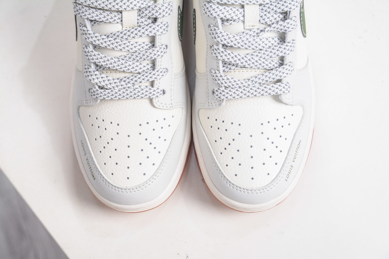 Nike SB Dunk Low x Louis Vuitton White Matcha Green - Premium Quality 10 cmp i1758908724937 9938 0 8