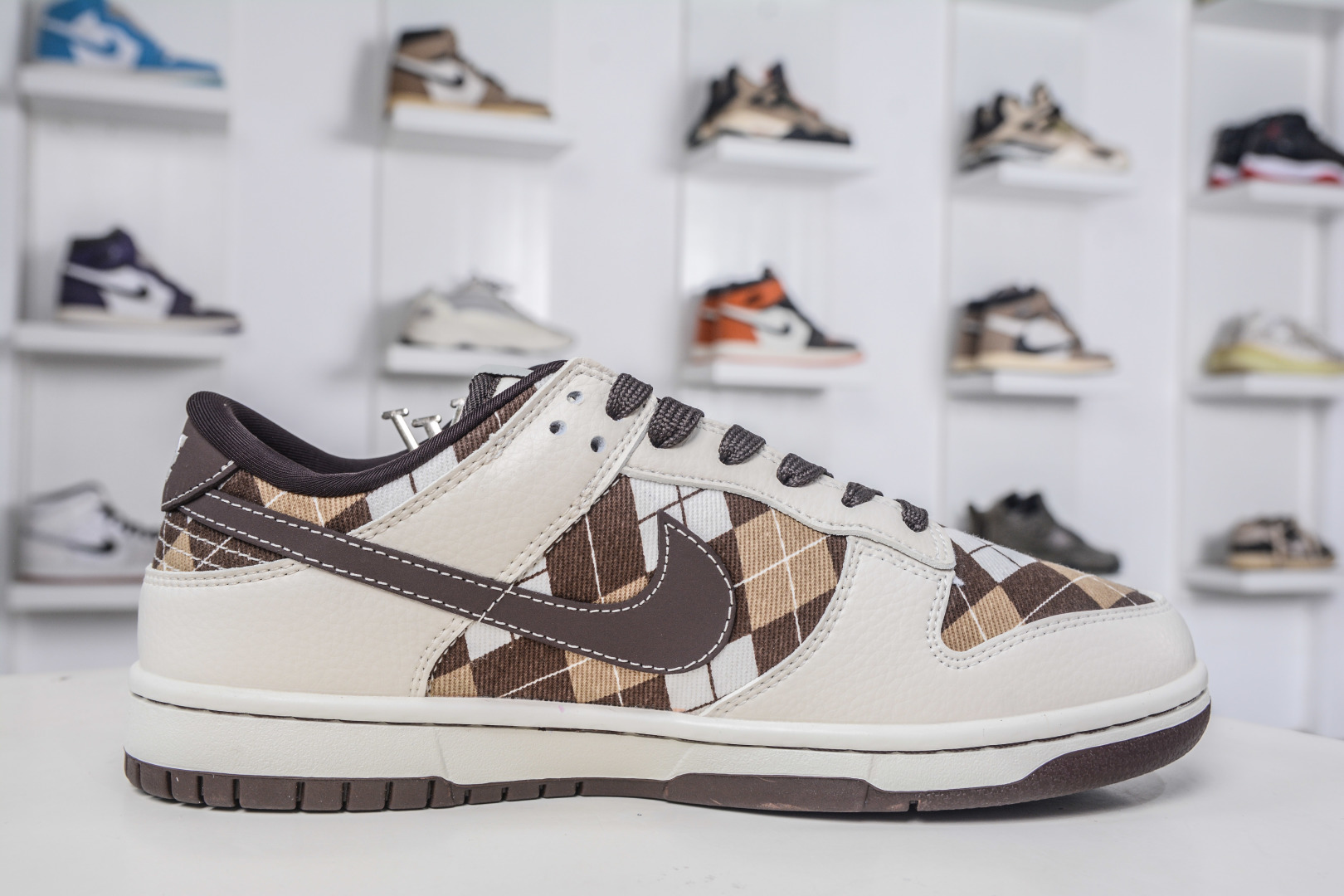 Nike SB Dunk Low x Louis Vuitton White Brown Grid, Premium Quality 4 cmp i1758995665335 8614 0 3