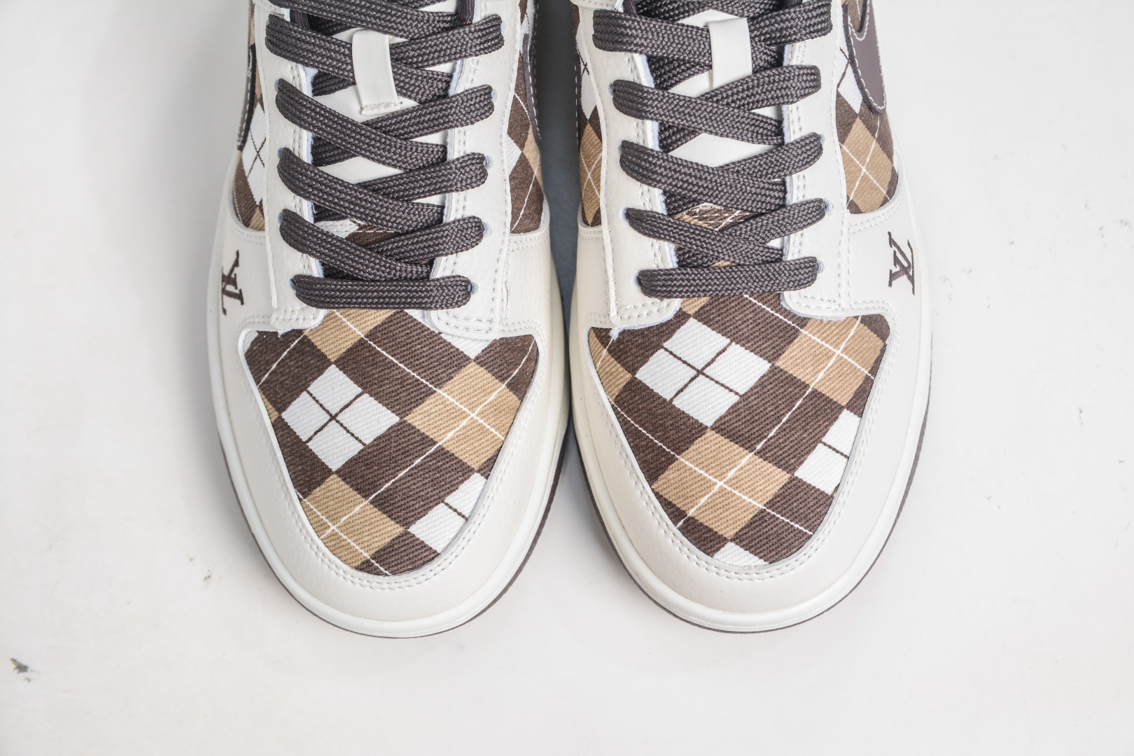 Nike SB Dunk Low x Louis Vuitton White Brown Grid, Premium Quality 10 cmp i1758995666310 865 0 9