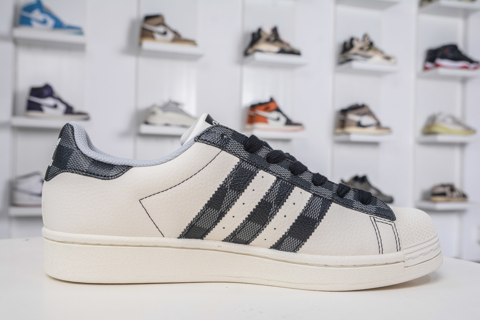 Adidas Originals Superstar x Louis Vuitton White Black Shell Toe Sneakers 4 cmp i1758995763720 8048 0 2
