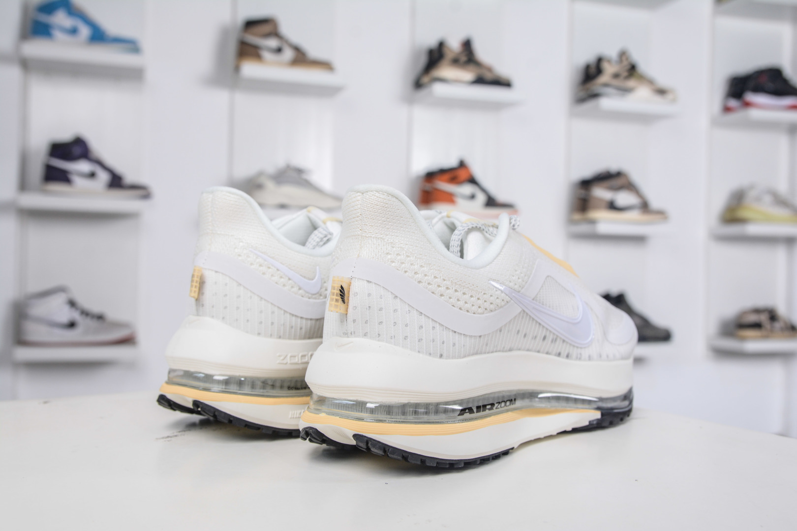 240 Nike Air Zoom Pegasus Premium 耐克网面全掌气垫缓震跑鞋 HQ2593-104