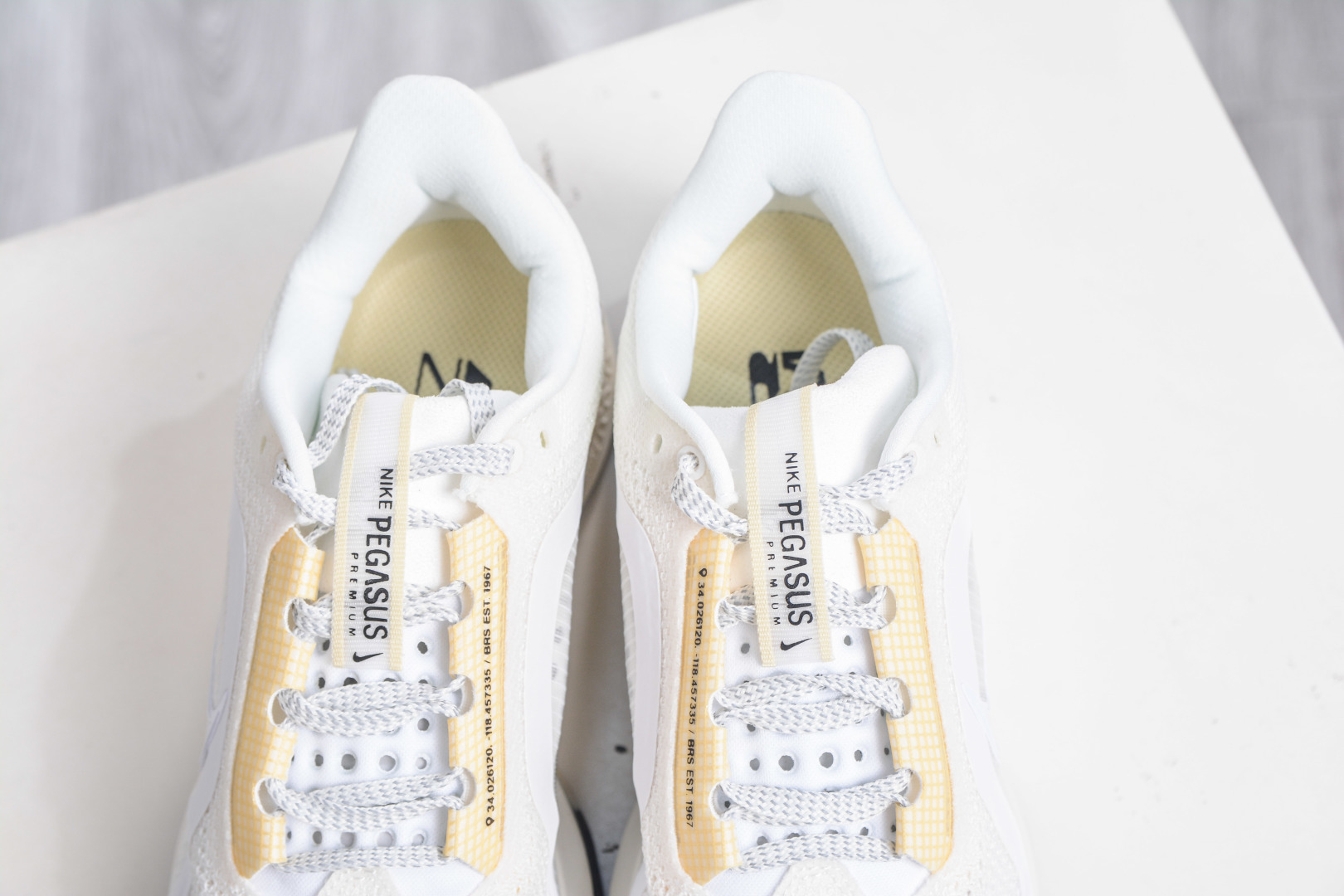 240 Nike Air Zoom Pegasus Premium 耐克网面全掌气垫缓震跑鞋 HQ2593-104