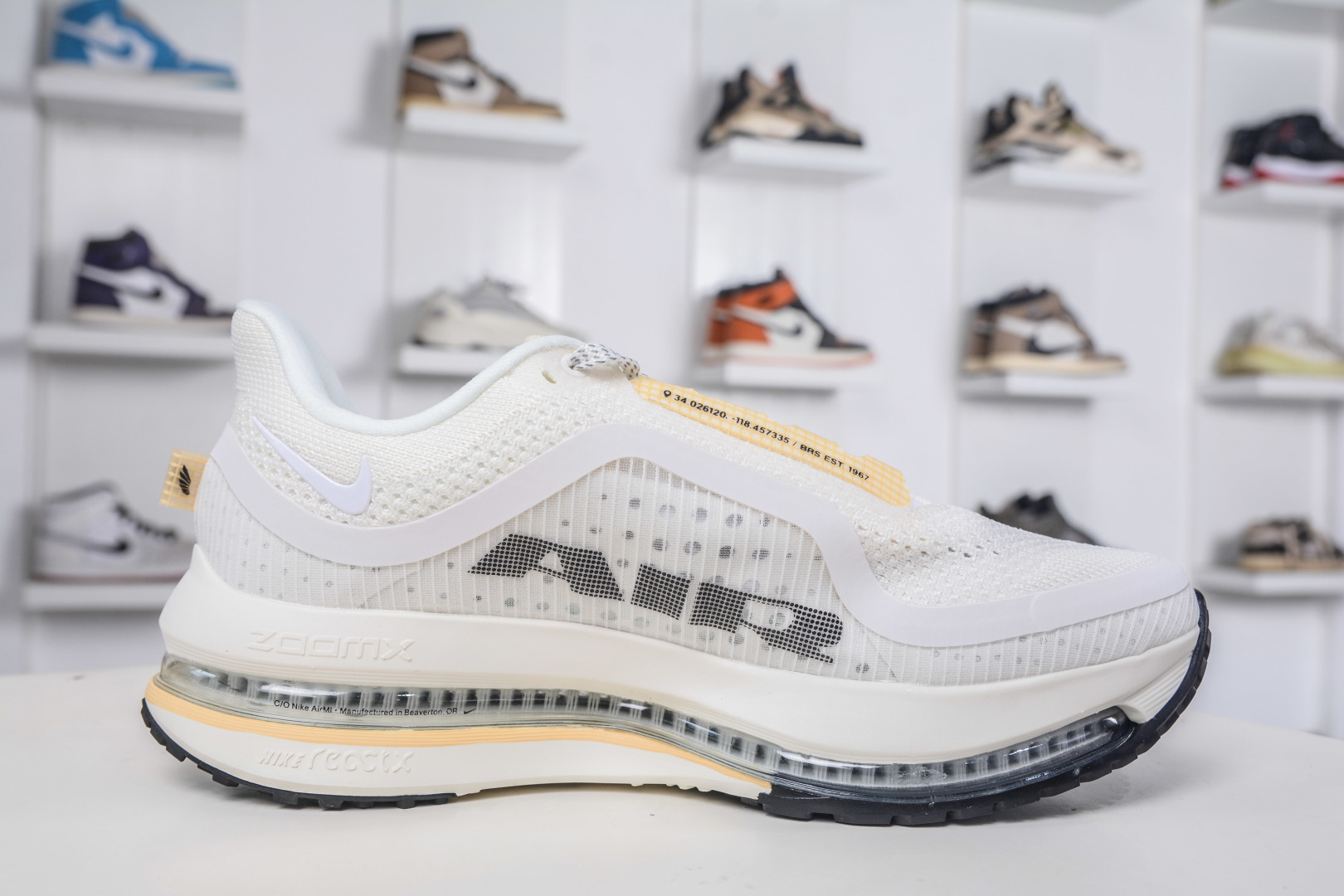 240 Nike Air Zoom Pegasus Premium 耐克网面全掌气垫缓震跑鞋 HQ2593-104