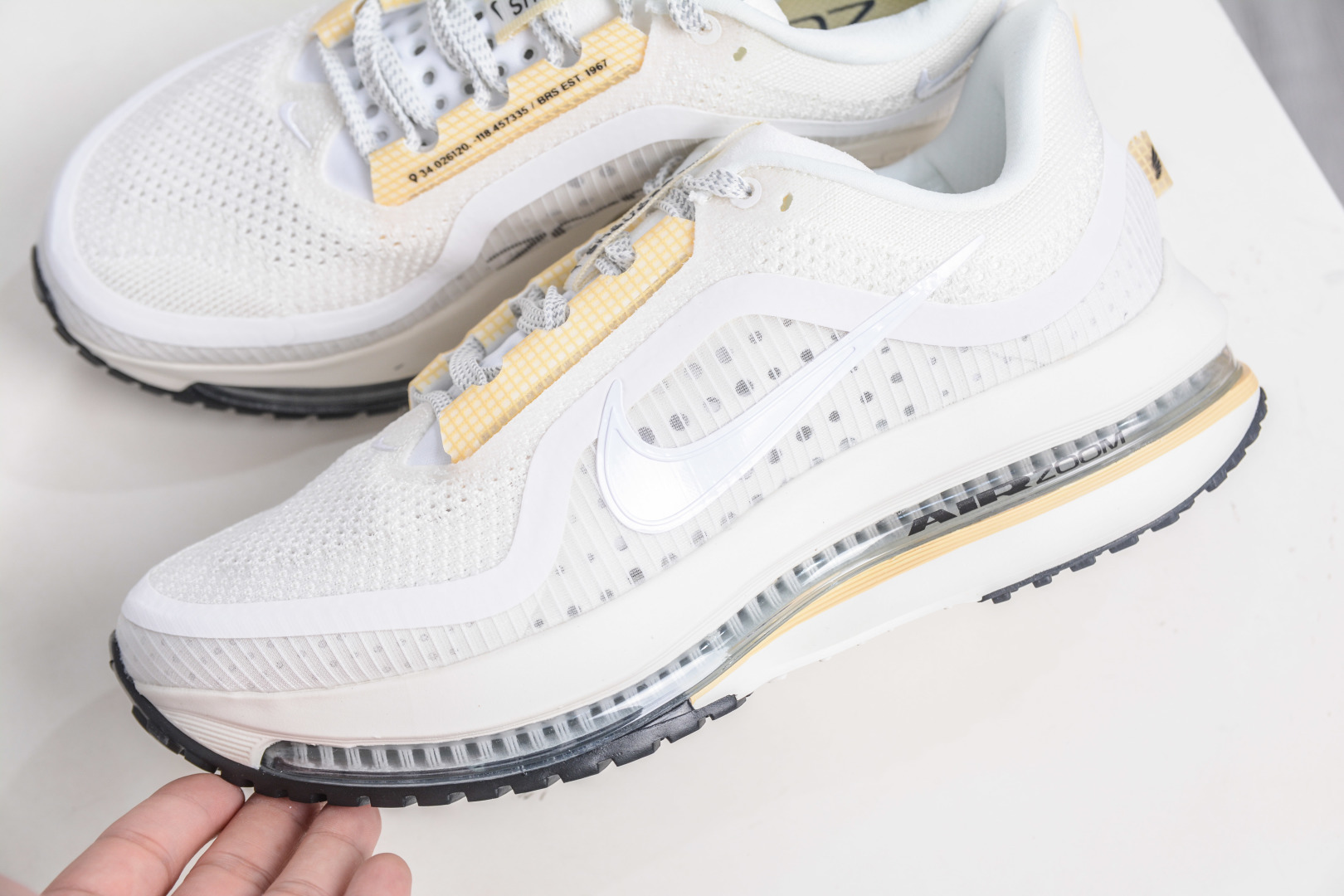 240 Nike Air Zoom Pegasus Premium 耐克网面全掌气垫缓震跑鞋 HQ2593-104