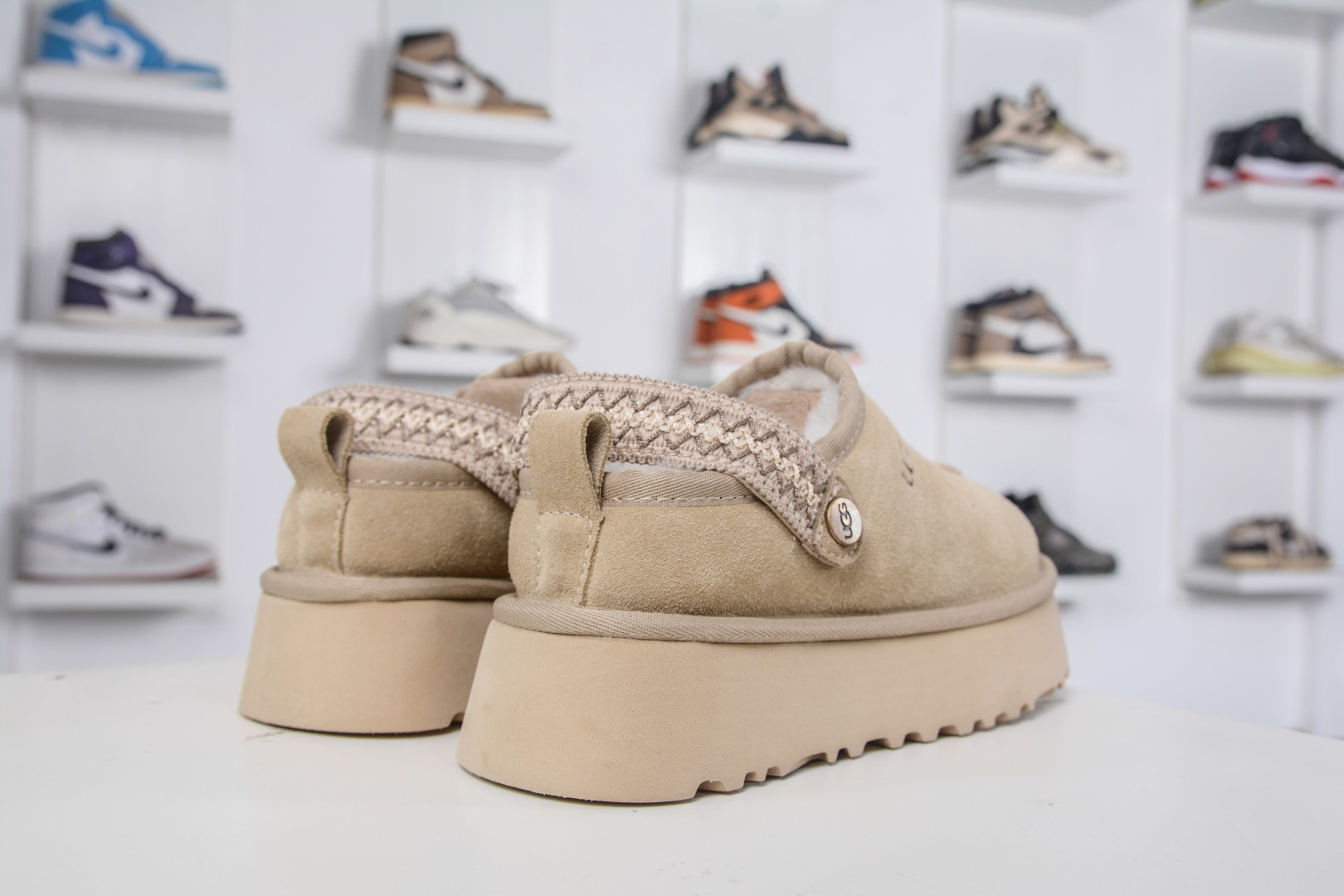 230 UGG 塔茨系列加厚款 穆勒风包头5CM半拖鞋 民族风秋冬雪地靴 1122553-Chinese UA Cheap High Quatity Brand Clothes Bags handbags Sneakers wholesale wholesaler seller from China Factory suppliers Fashion Clothing Shoes best Quality Beautiful Price 230 UGG 塔茨系列加厚款 穆勒风包头5CM半拖鞋 民族风秋冬雪地靴 1122553