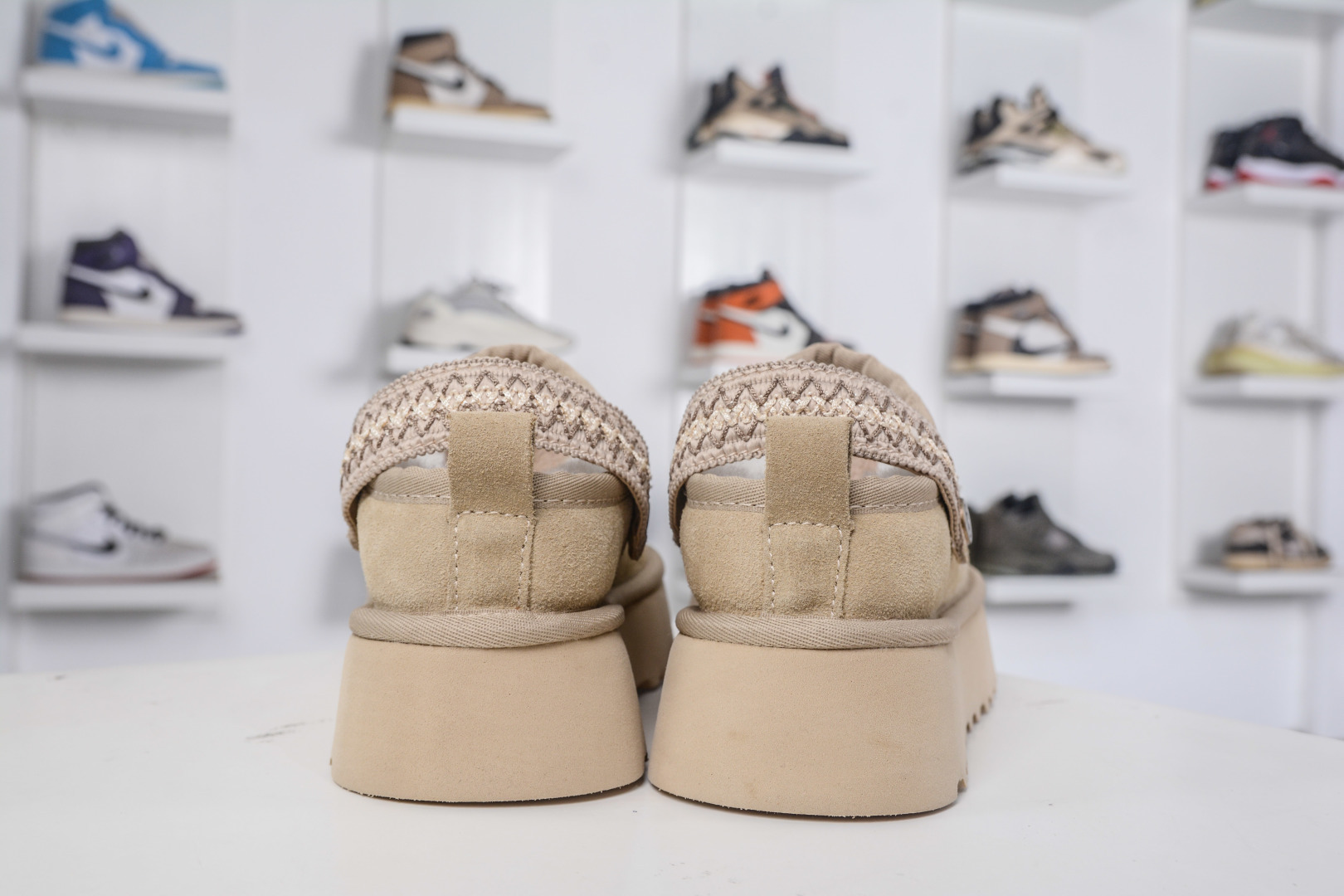 230 UGG 塔茨系列加厚款 穆勒风包头5CM半拖鞋 民族风秋冬雪地靴 1122553-Chinese UA Cheap High Quatity Brand Clothes Bags handbags Sneakers wholesale wholesaler seller from China Factory suppliers Fashion Clothing Shoes best Quality Beautiful Price 230 UGG 塔茨系列加厚款 穆勒风包头5CM半拖鞋 民族风秋冬雪地靴 1122553