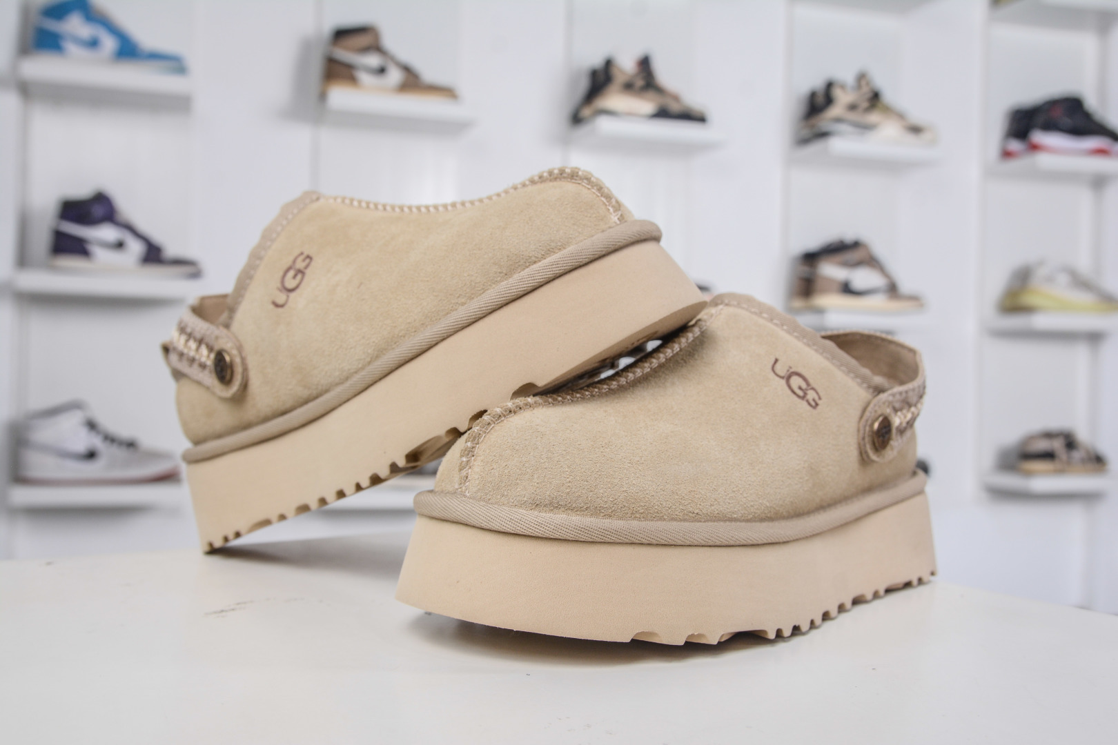 230 UGG 塔茨系列加厚款 穆勒风包头5CM半拖鞋 民族风秋冬雪地靴 1122553-Chinese UA Cheap High Quatity Brand Clothes Bags handbags Sneakers wholesale wholesaler seller from China Factory suppliers Fashion Clothing Shoes best Quality Beautiful Price 230 UGG 塔茨系列加厚款 穆勒风包头5CM半拖鞋 民族风秋冬雪地靴 1122553