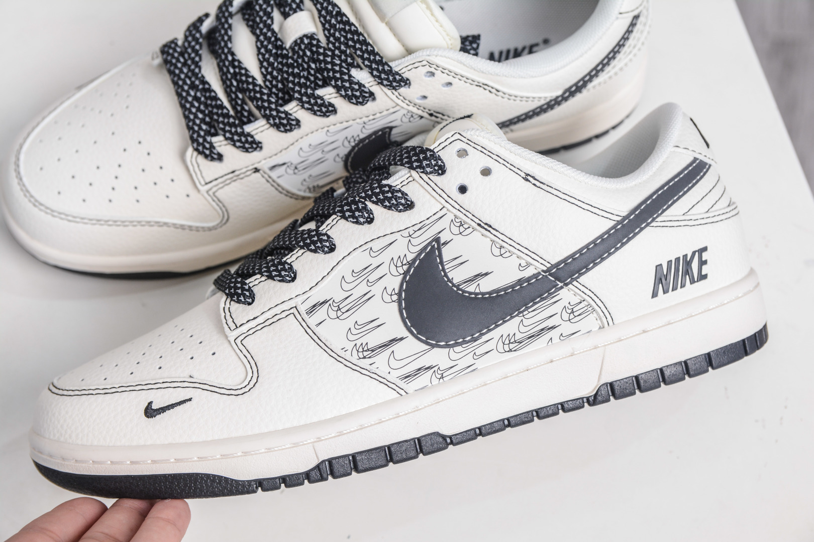 270 Nike SB Dunk Low x NIKE 耐克联名-米黑多小勾 HH7518-094