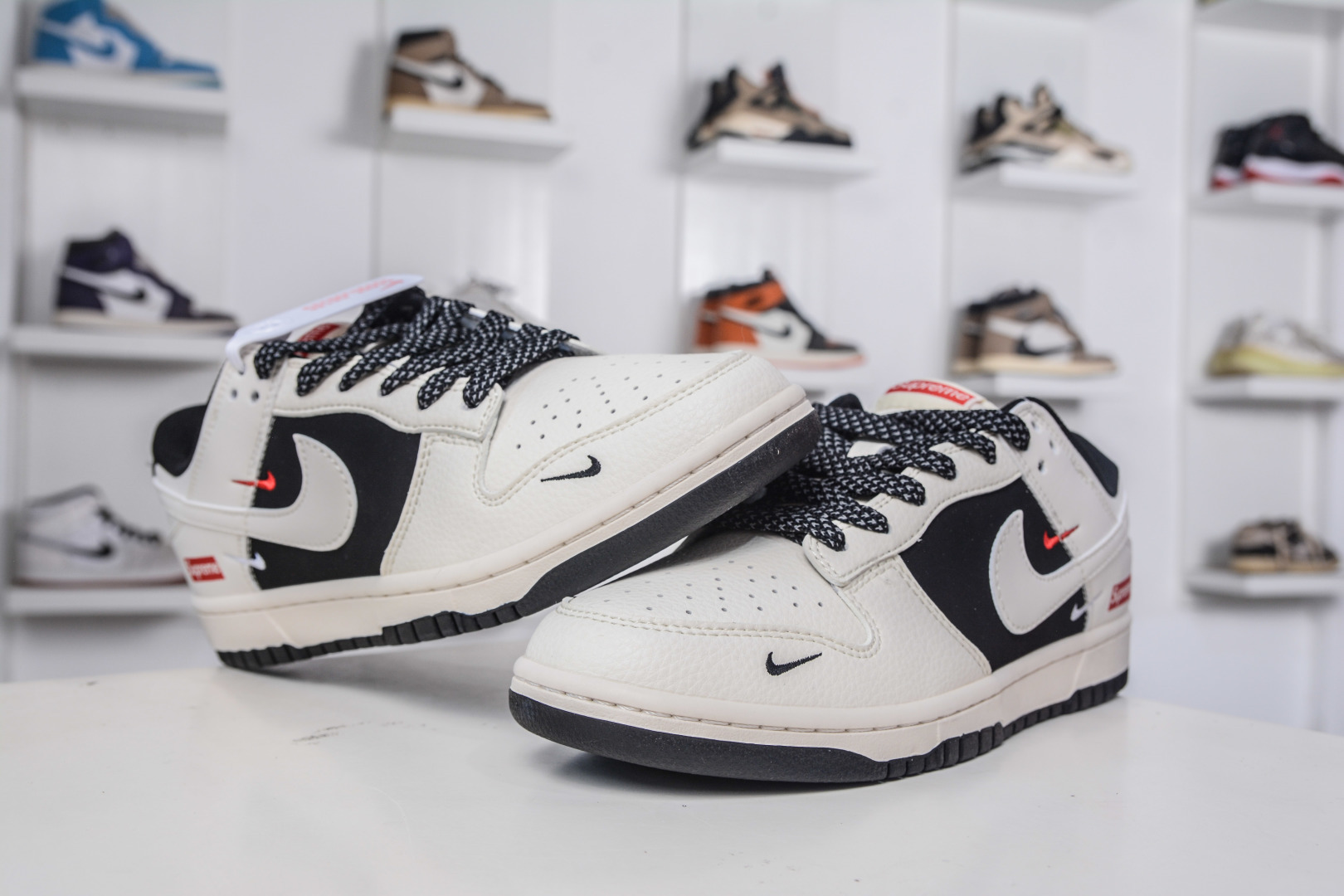 270 Nike SB Dunk Low x Balenciaga 巴黎世家联名-蓝棕粉勾 DD1988-002-Chinese UA Cheap High Quatity Brand Clothes Bags handbags Sneakers wholesale wholesaler seller from China Factory suppliers Fashion Clothing Shoes best Quality Beautiful Price 270 Nike SB Dunk Low x Balenciaga 巴黎世家联名-蓝棕粉勾 DD1988-002